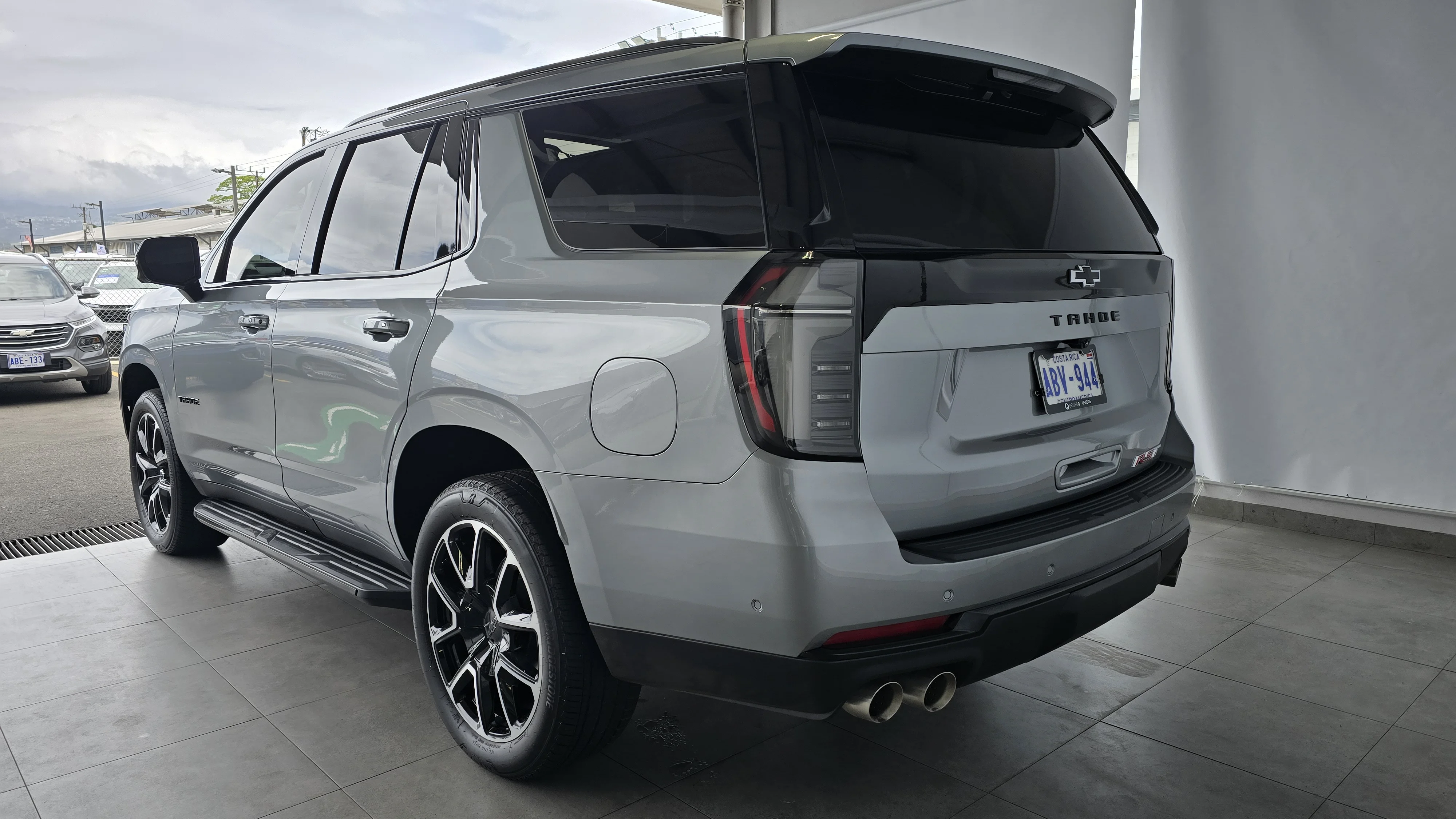 Exterior 8
