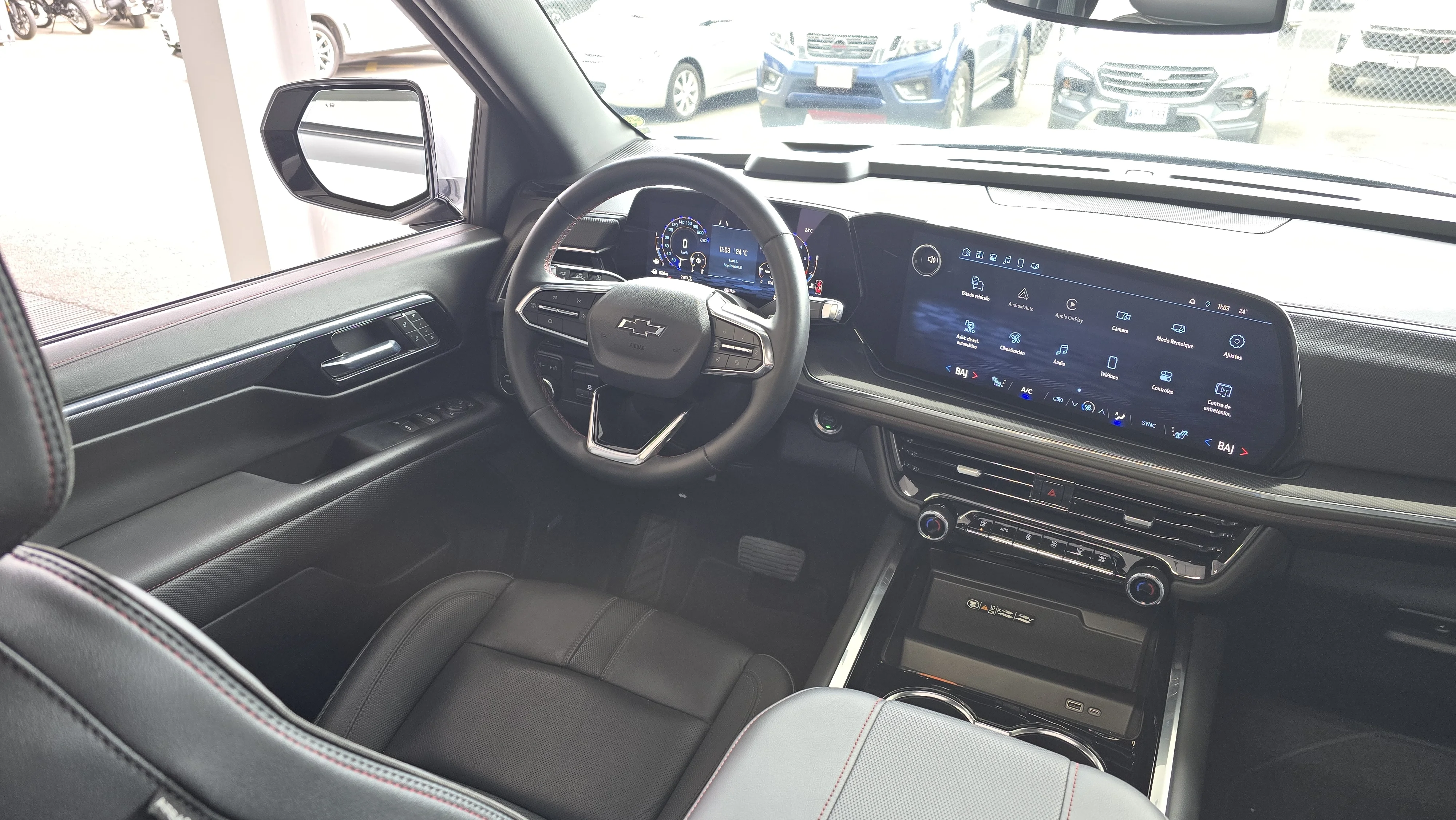 Interior 8