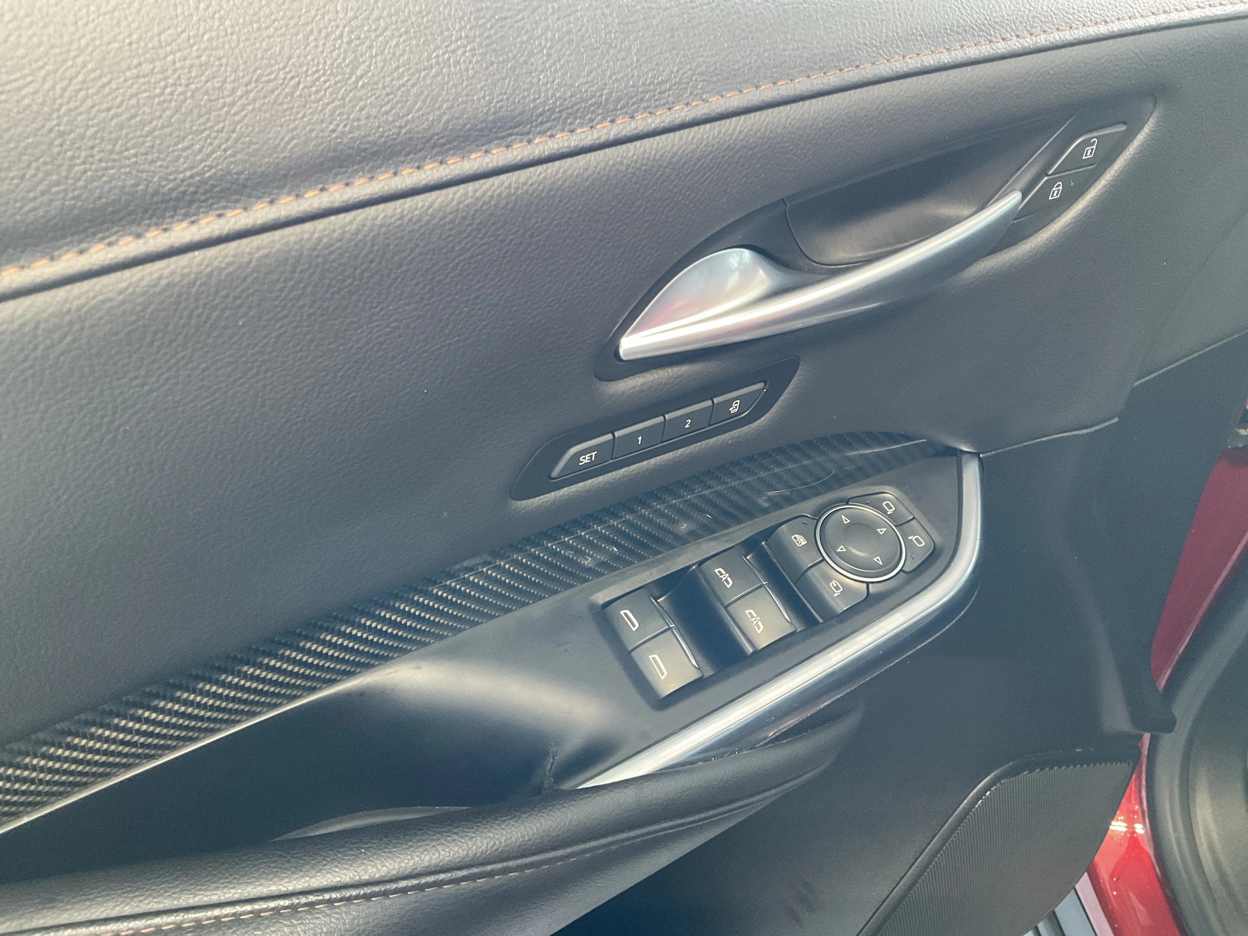 Interior 6