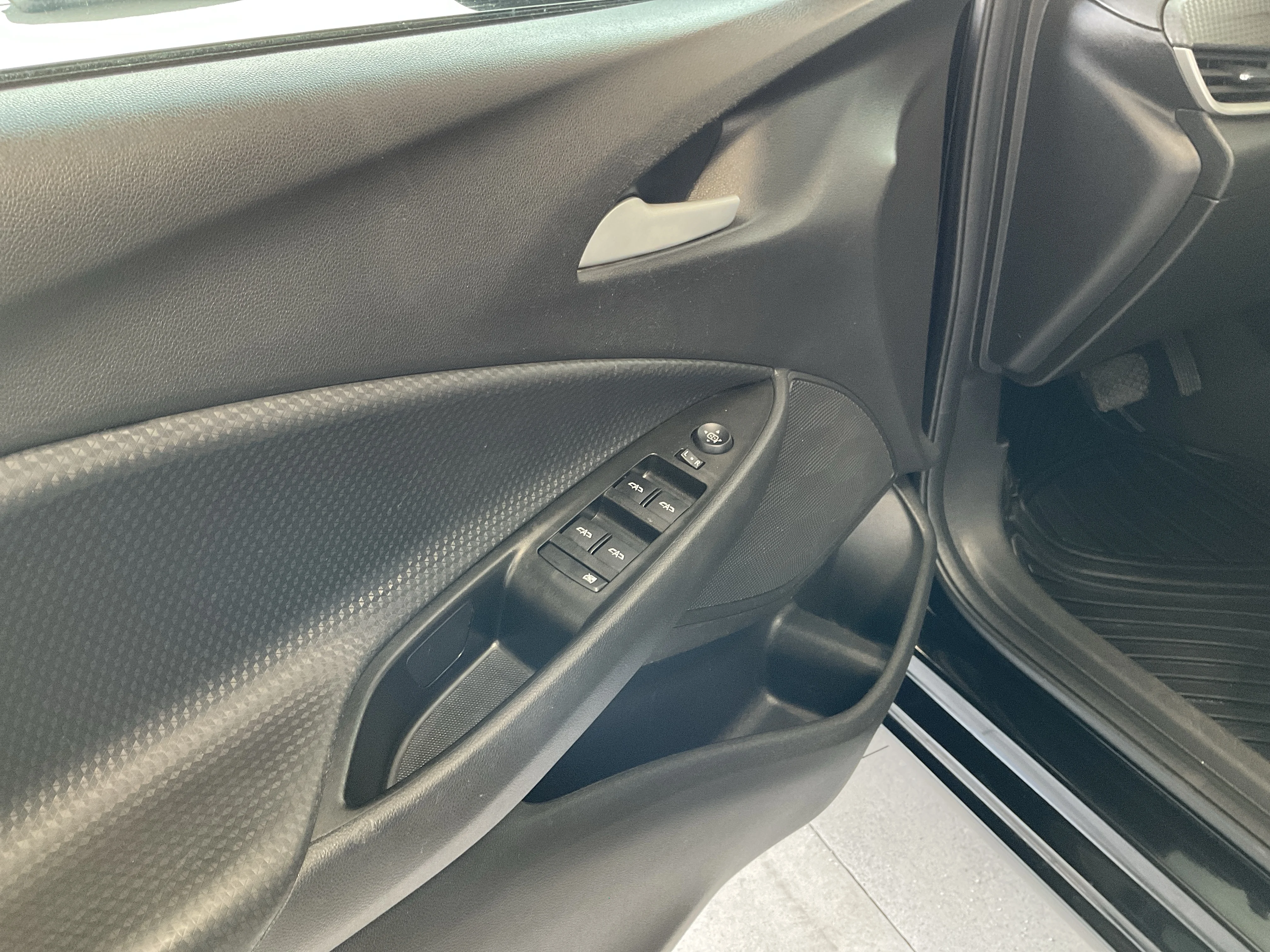 Interior 4