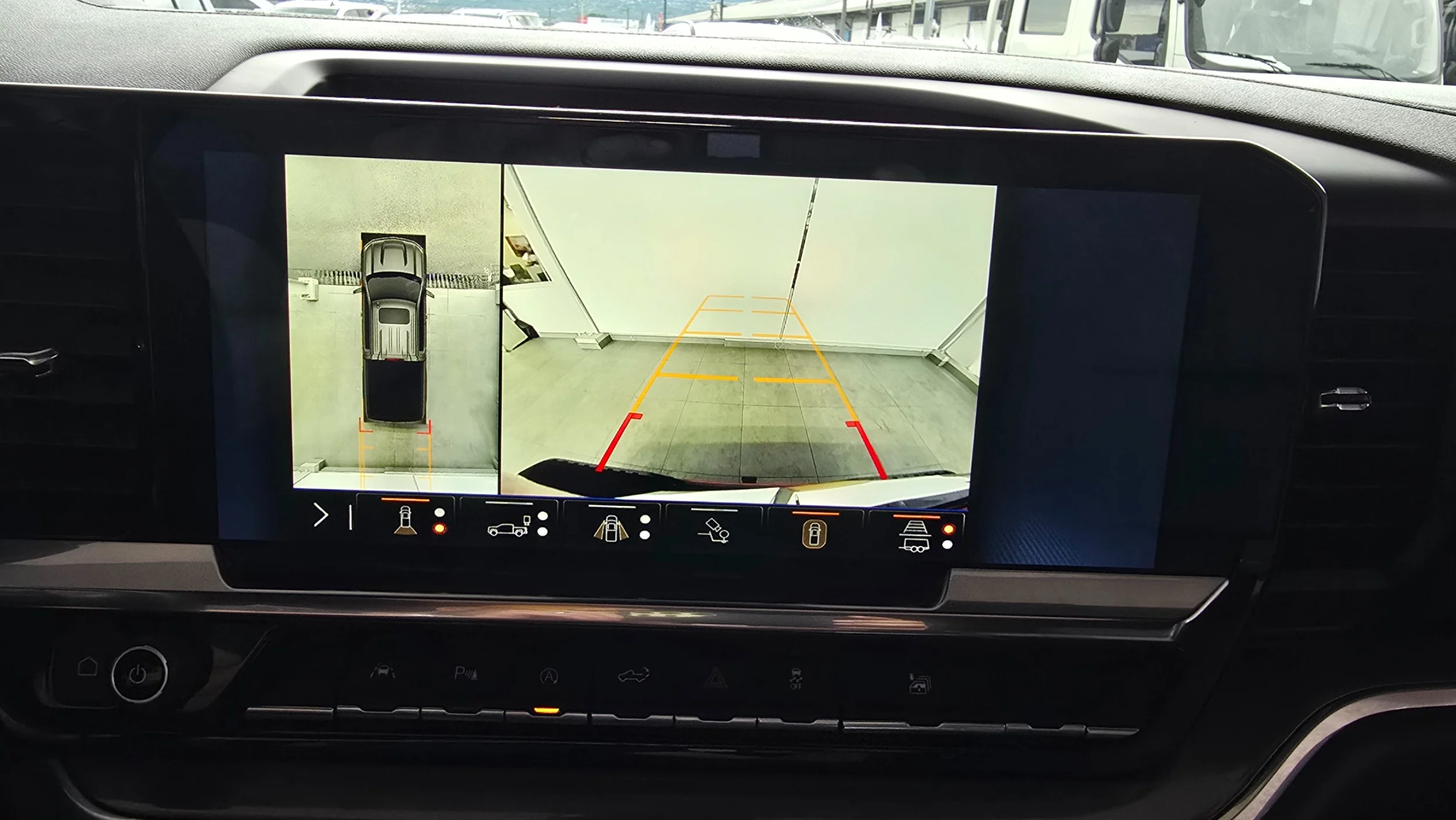 Interior 8