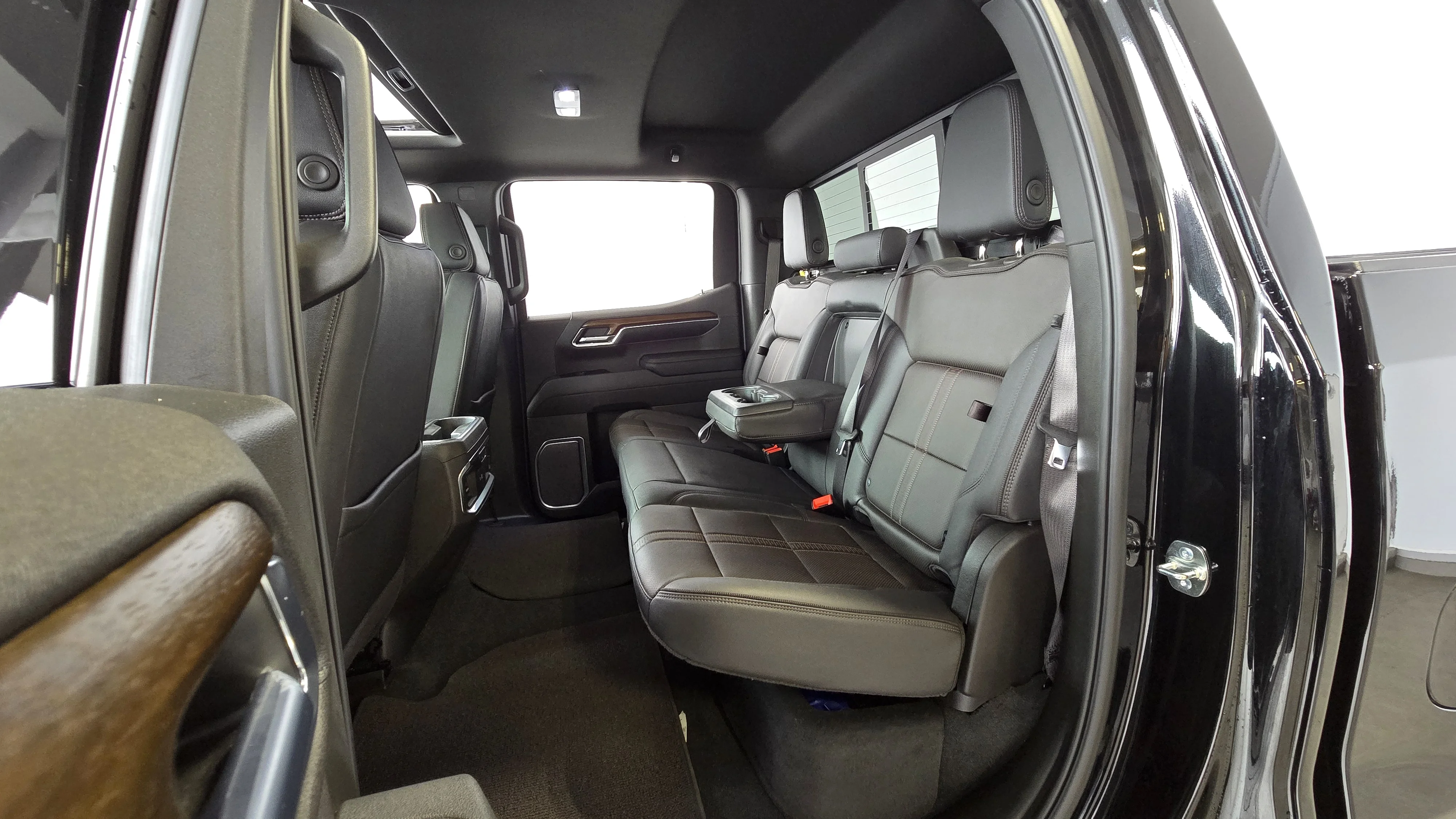 Interior 4