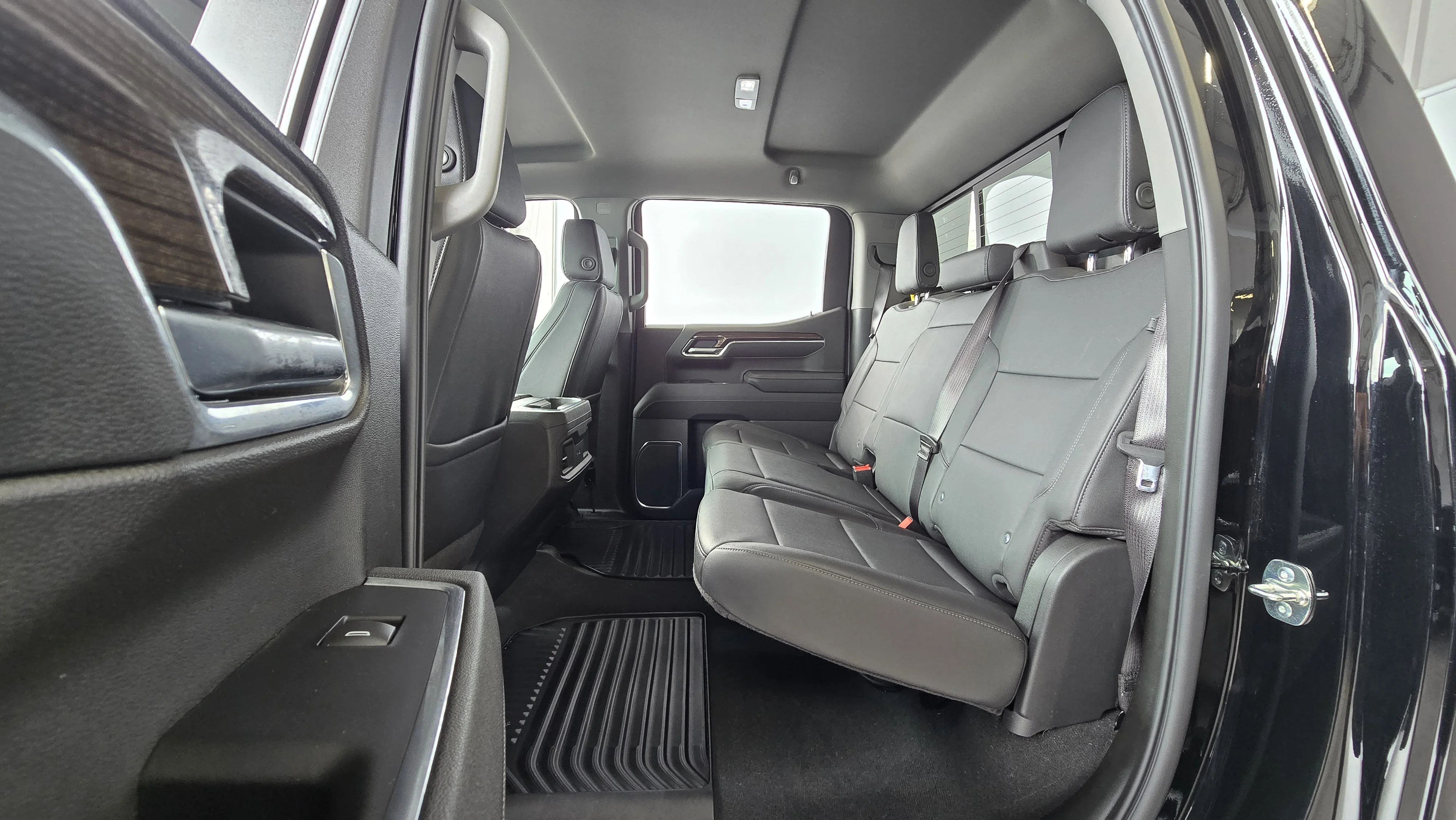 Interior 5