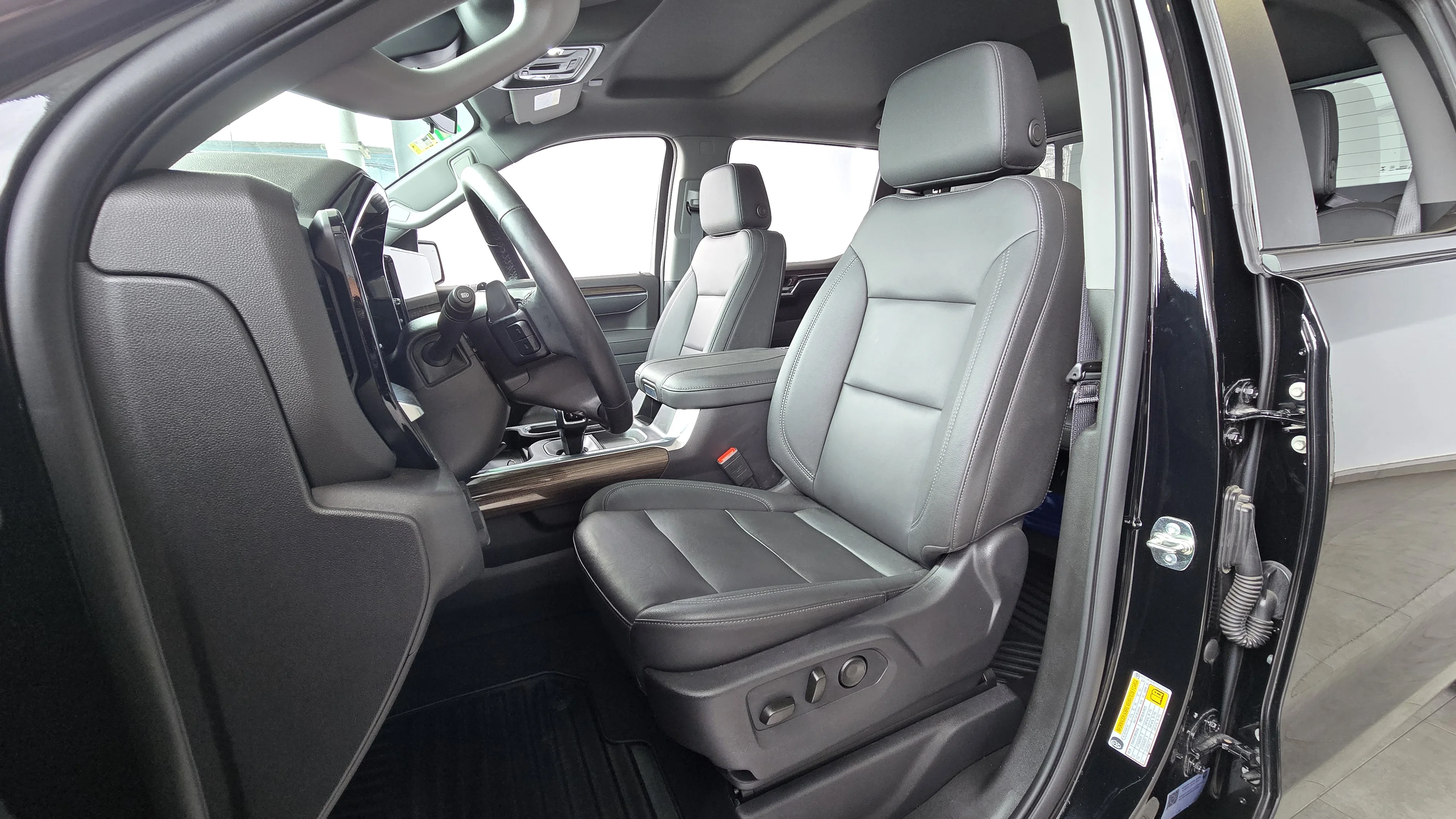 Interior 4