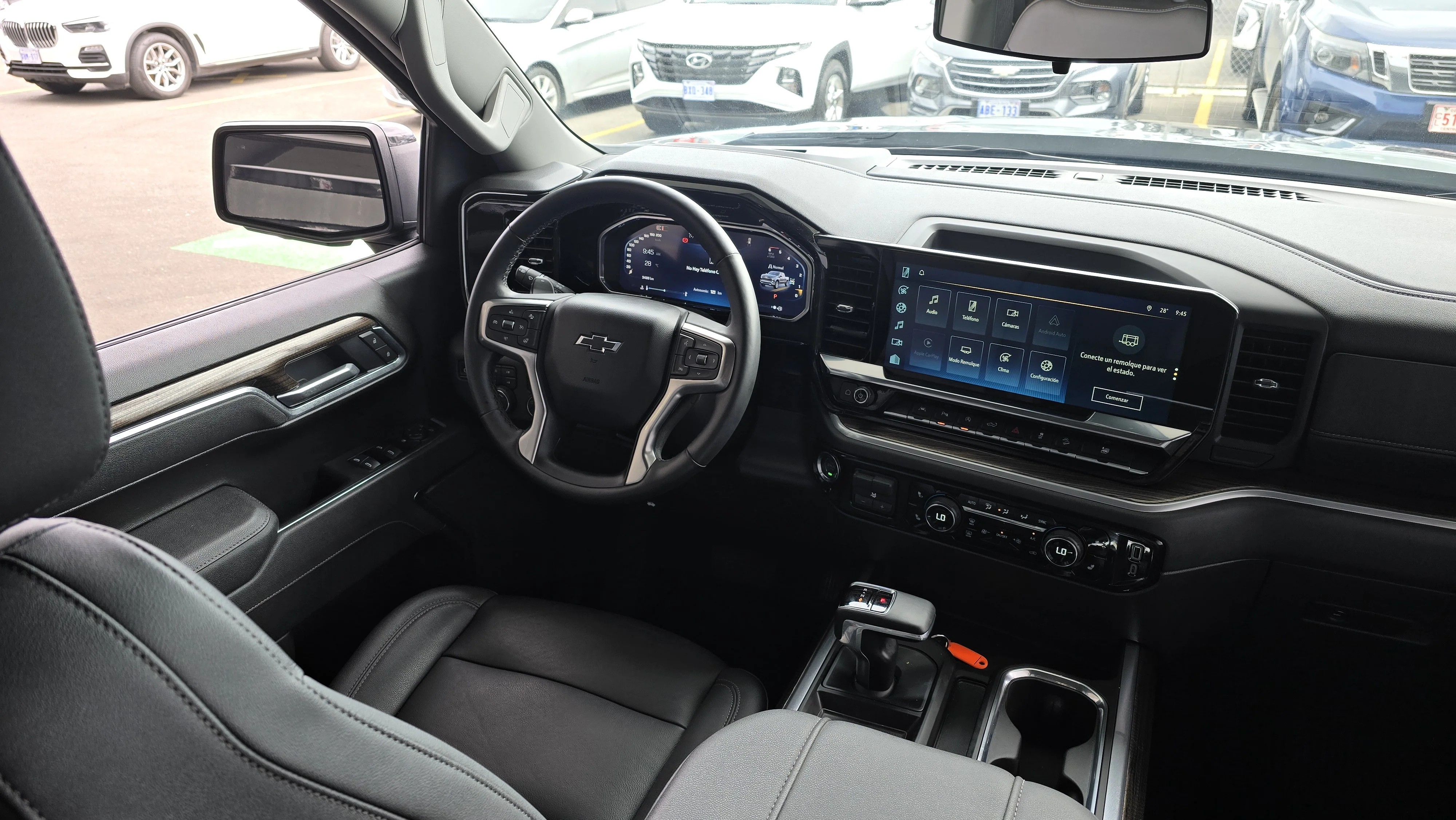 Interior 8