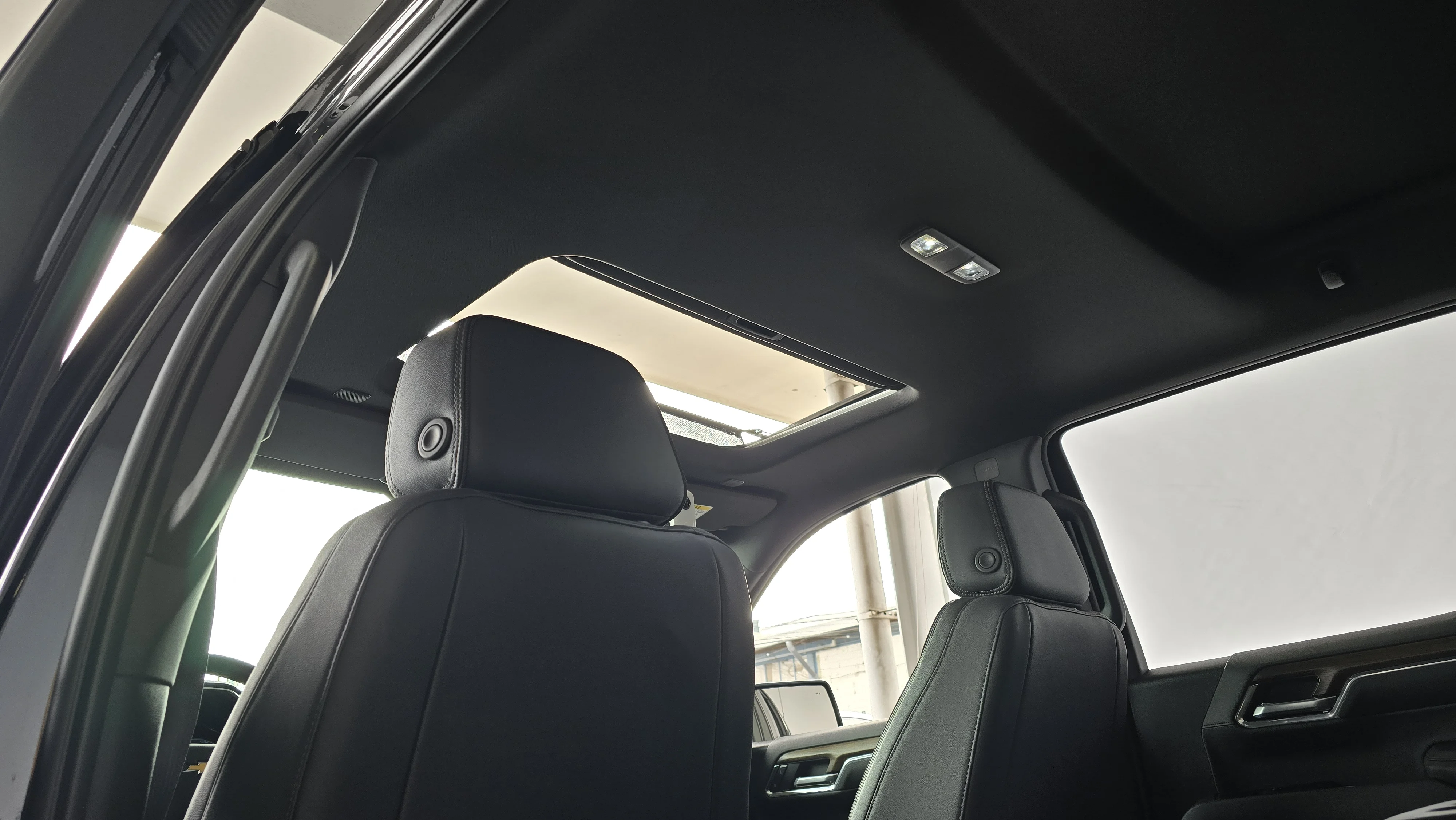 Interior 10