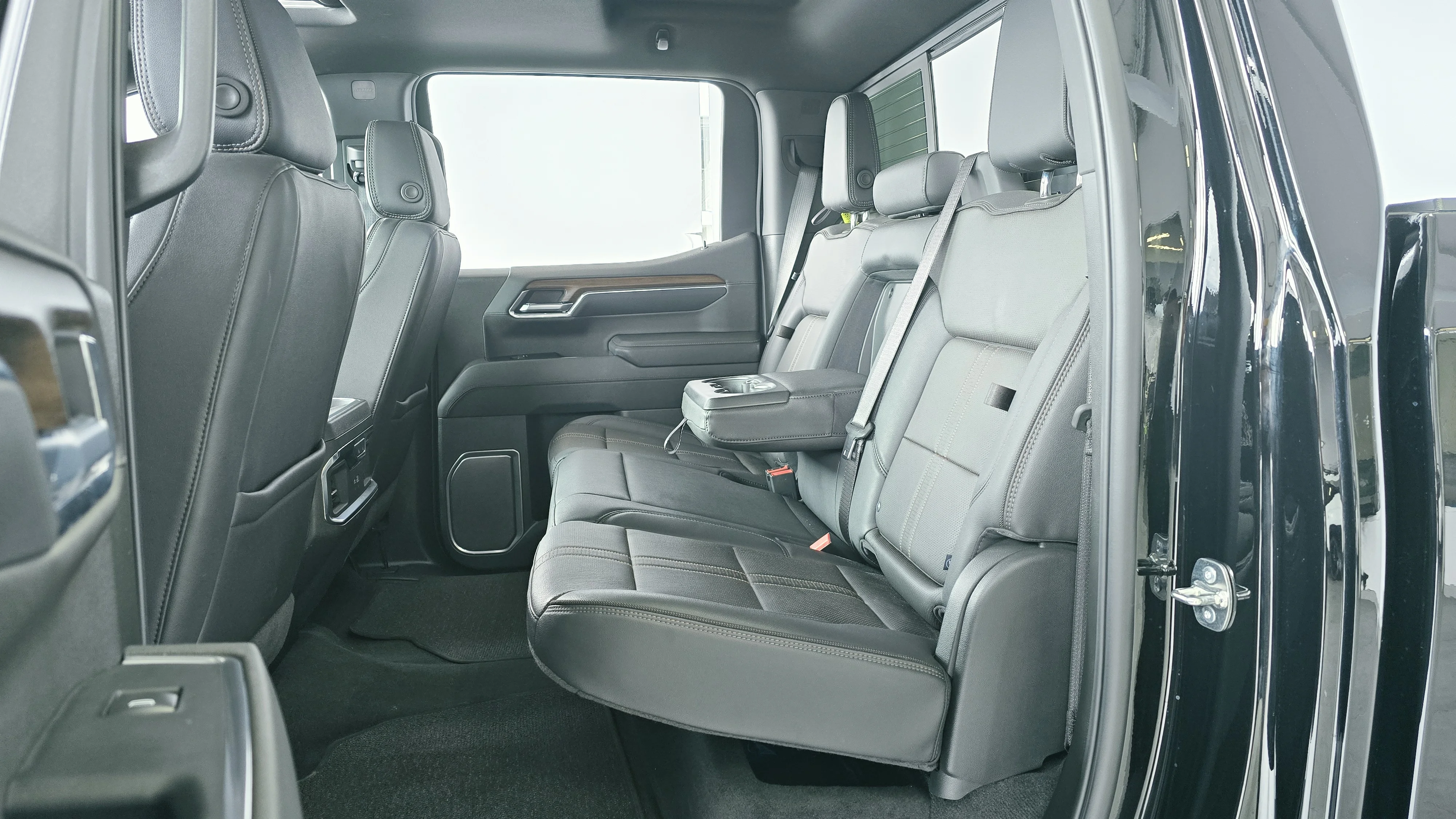 Interior 5