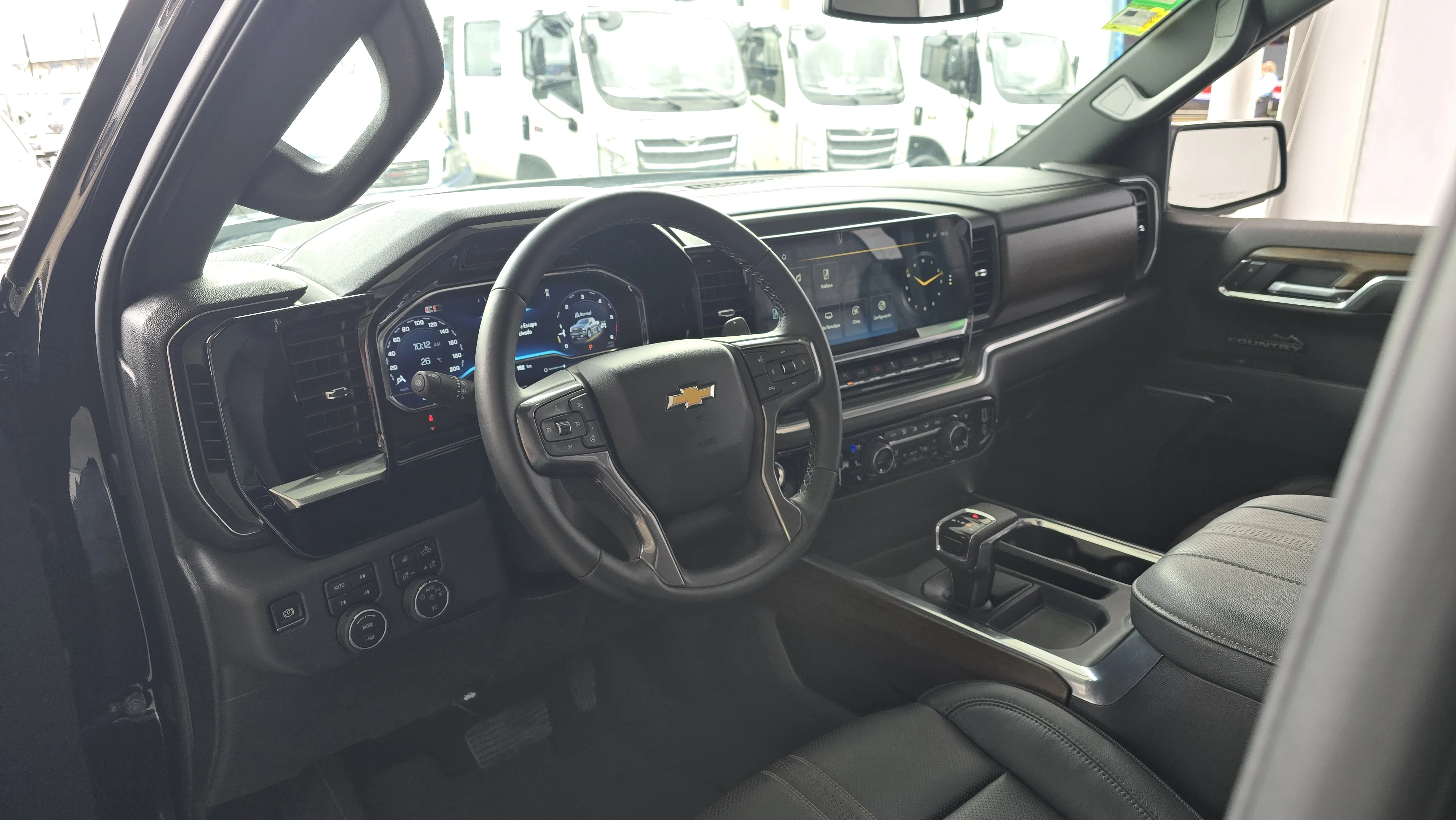 Interior 6