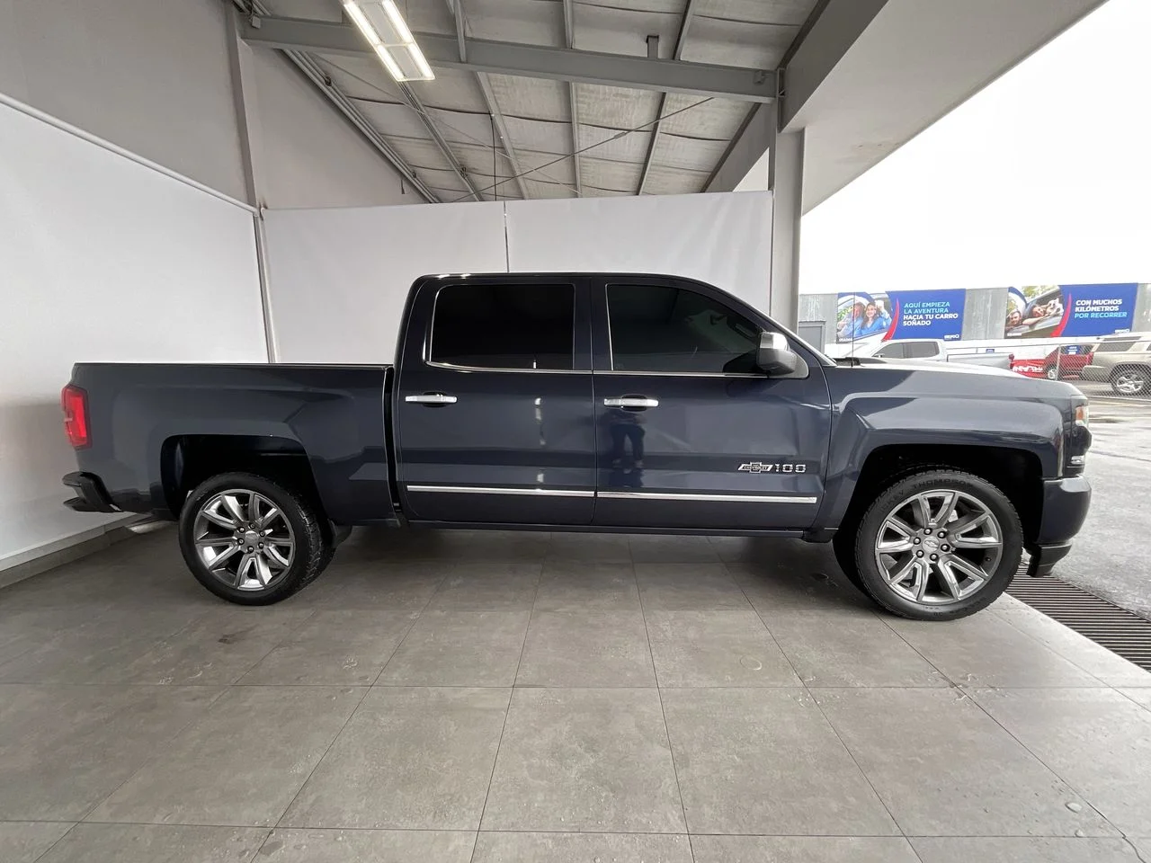 Exterior 8