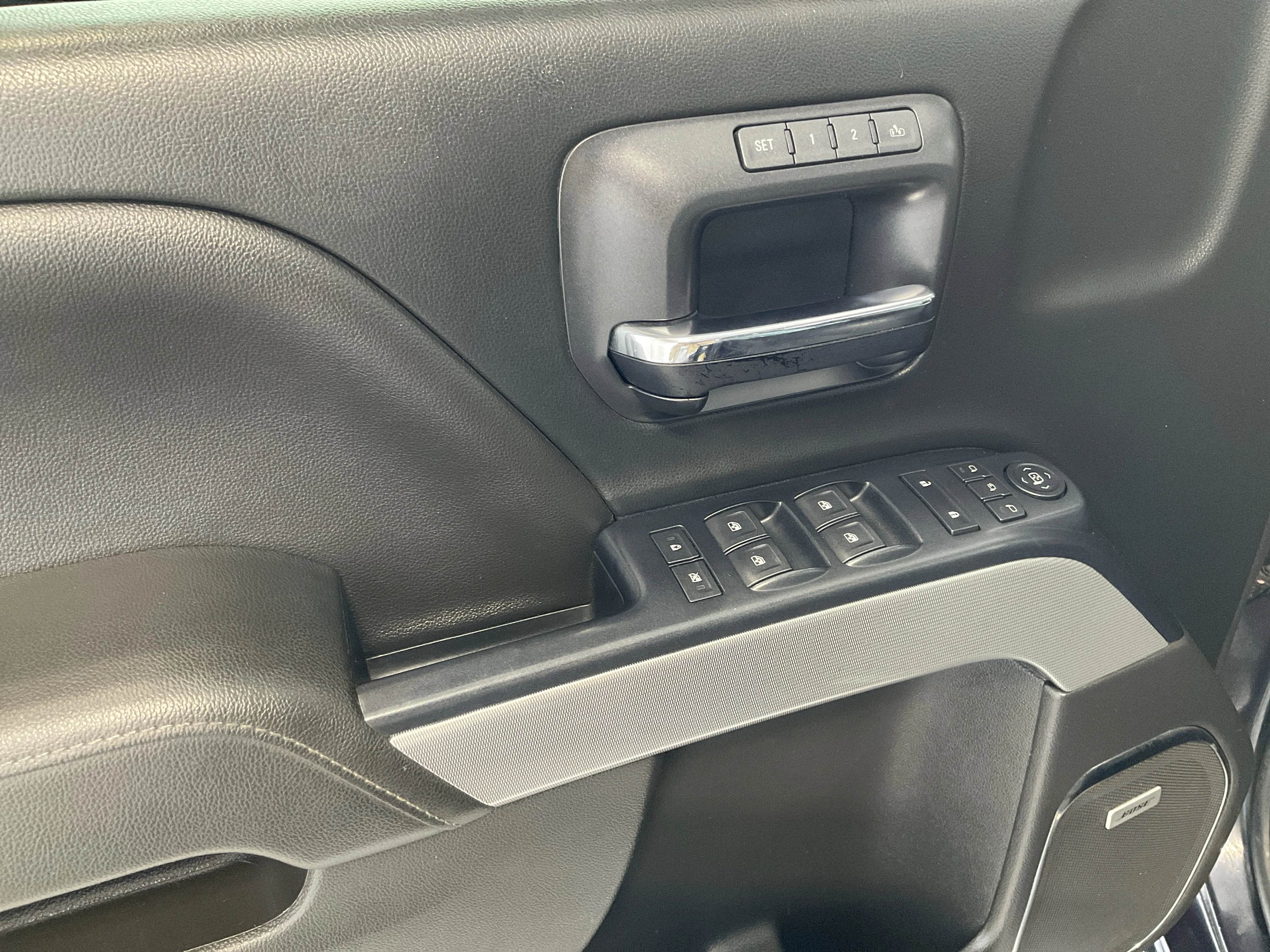 Interior 4