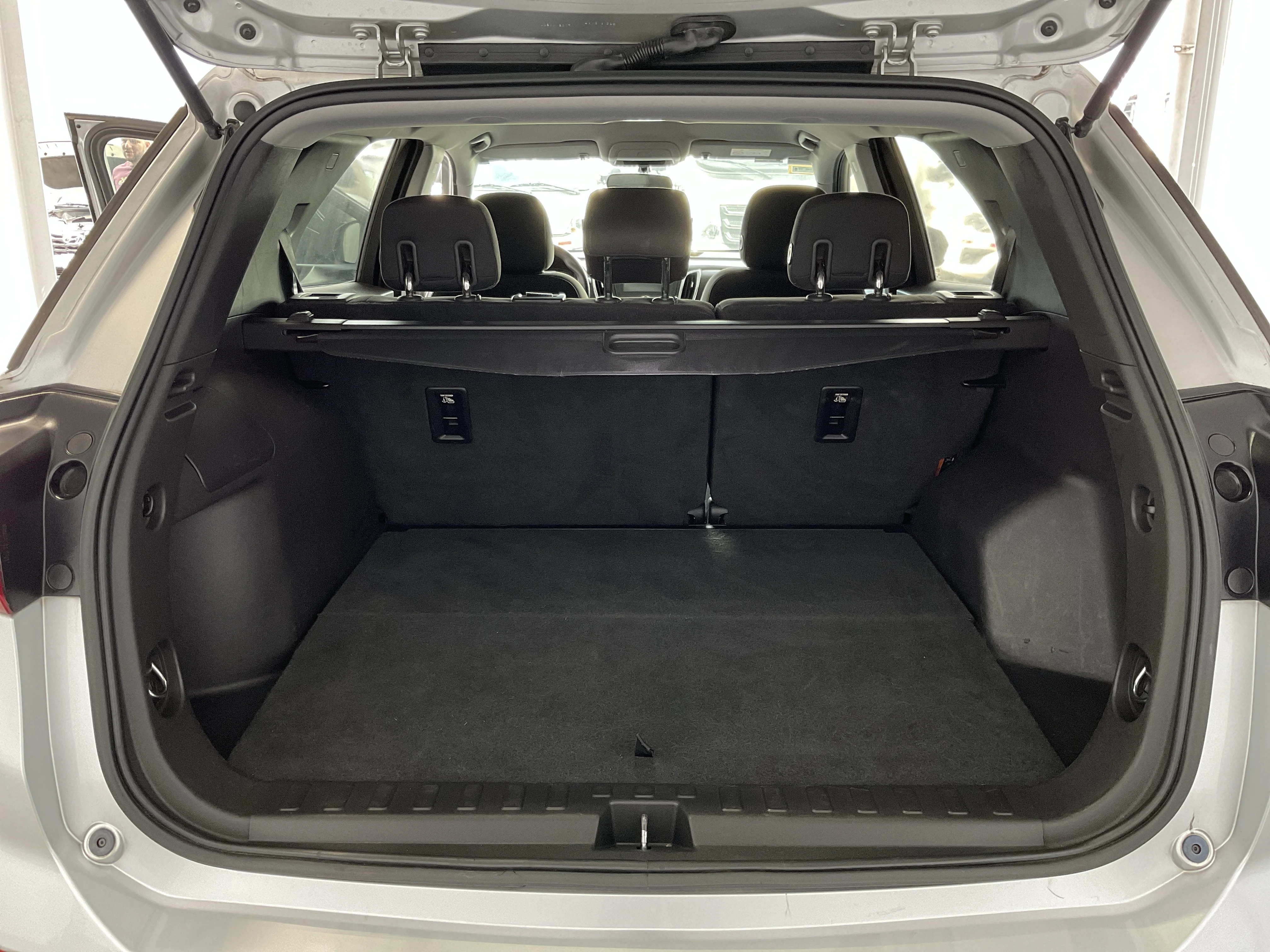 Interior 3