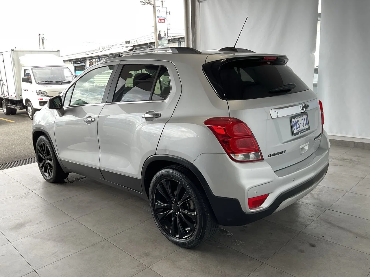 Exterior 5