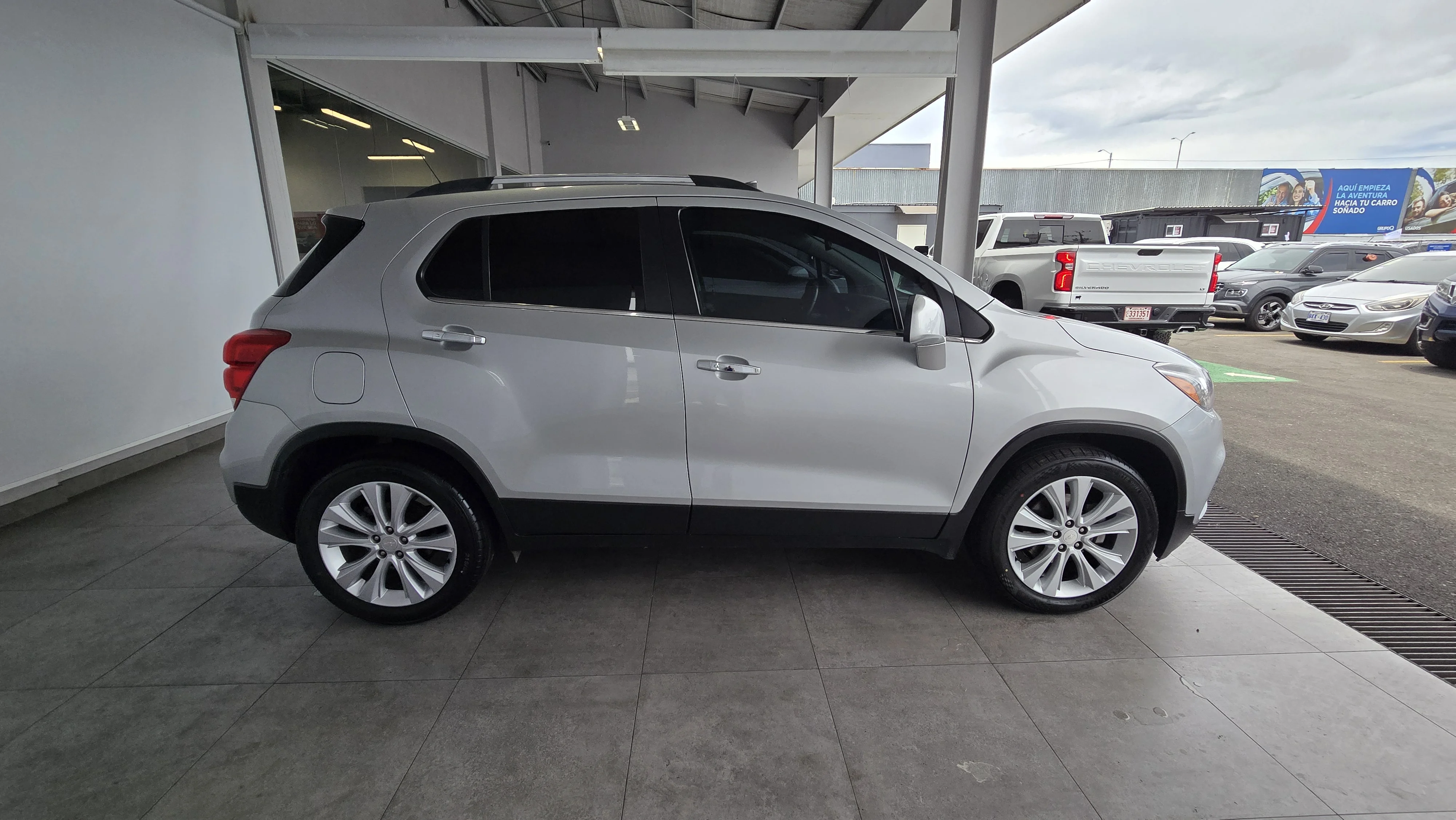 Exterior 5