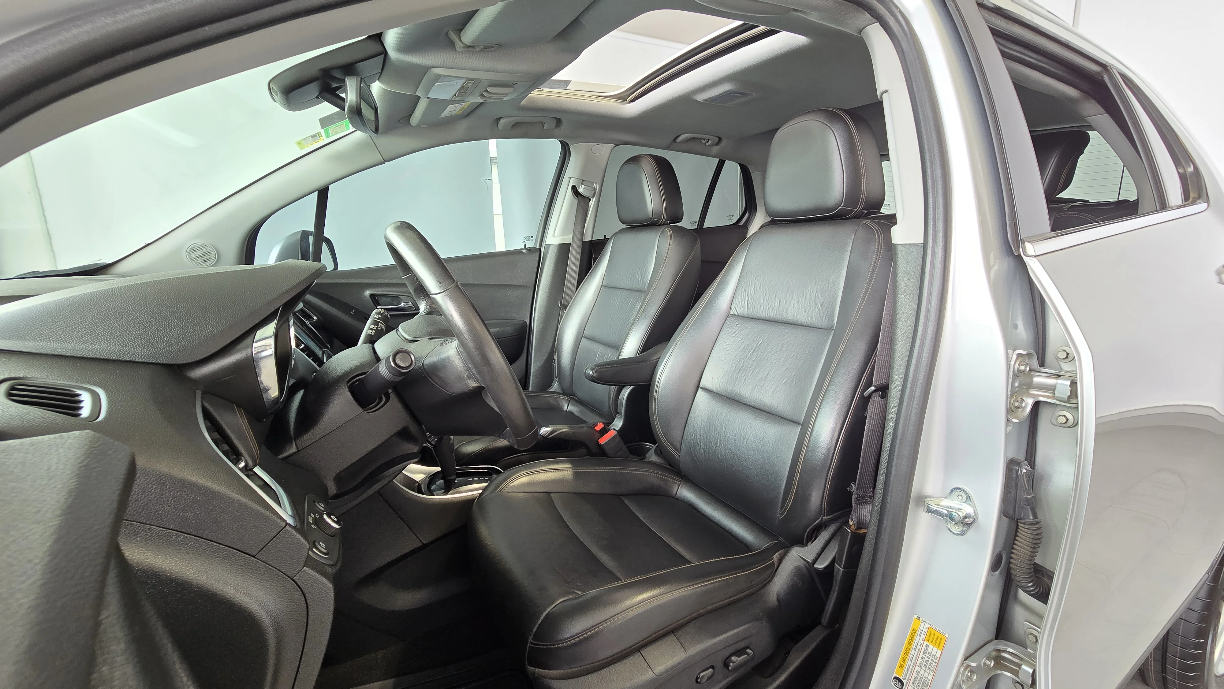 Interior 4