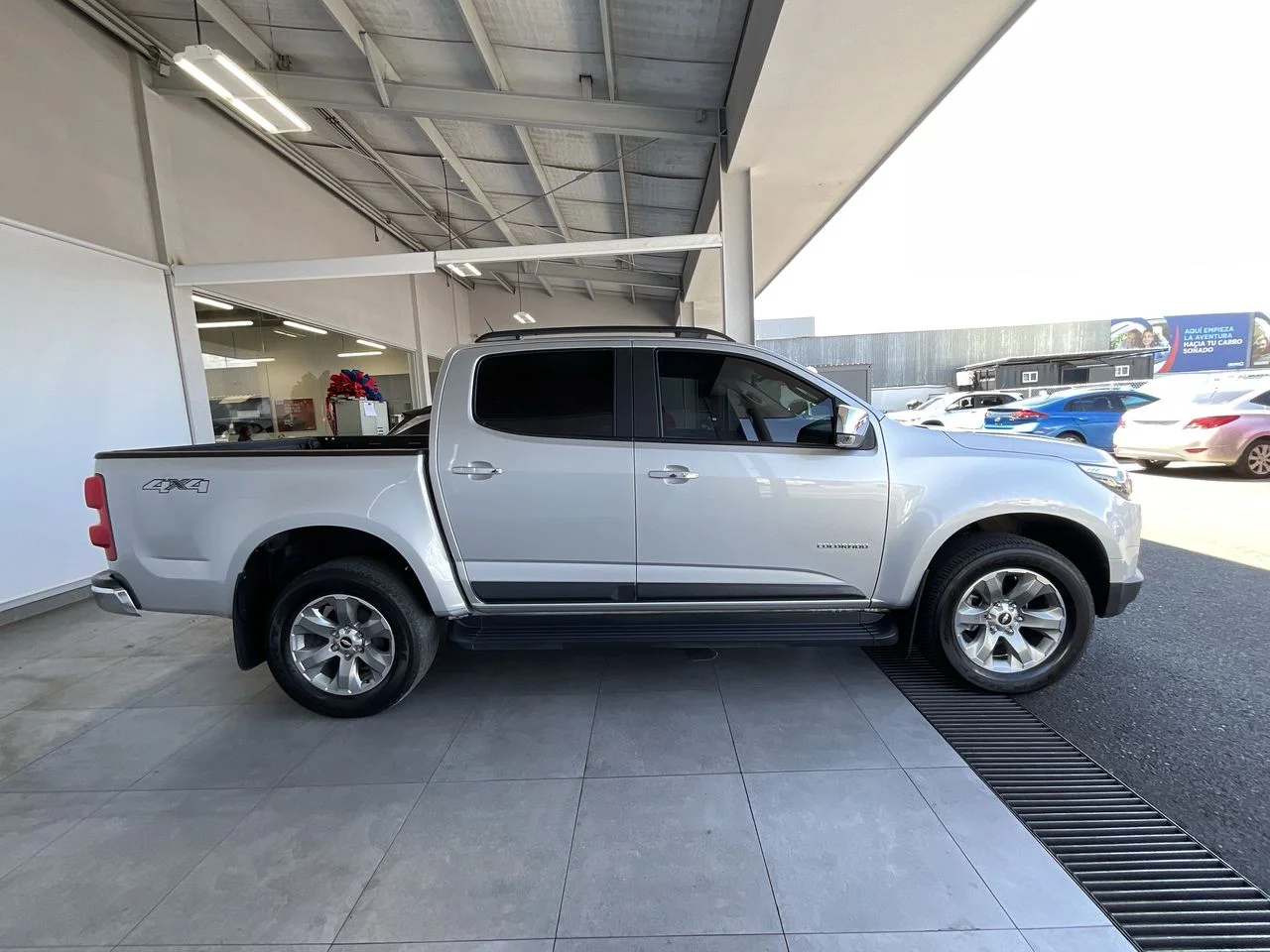 Exterior 8