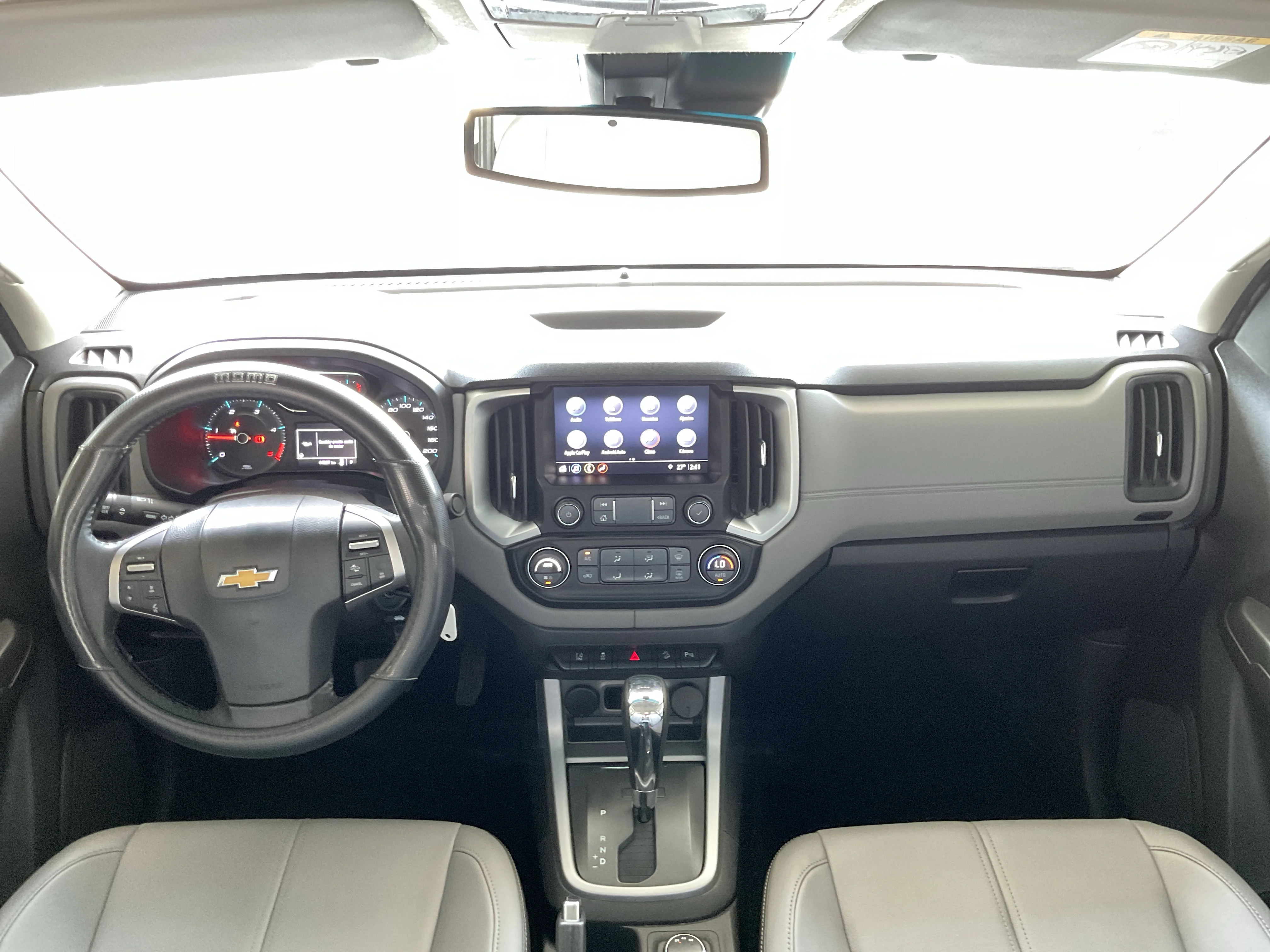 Interior 8