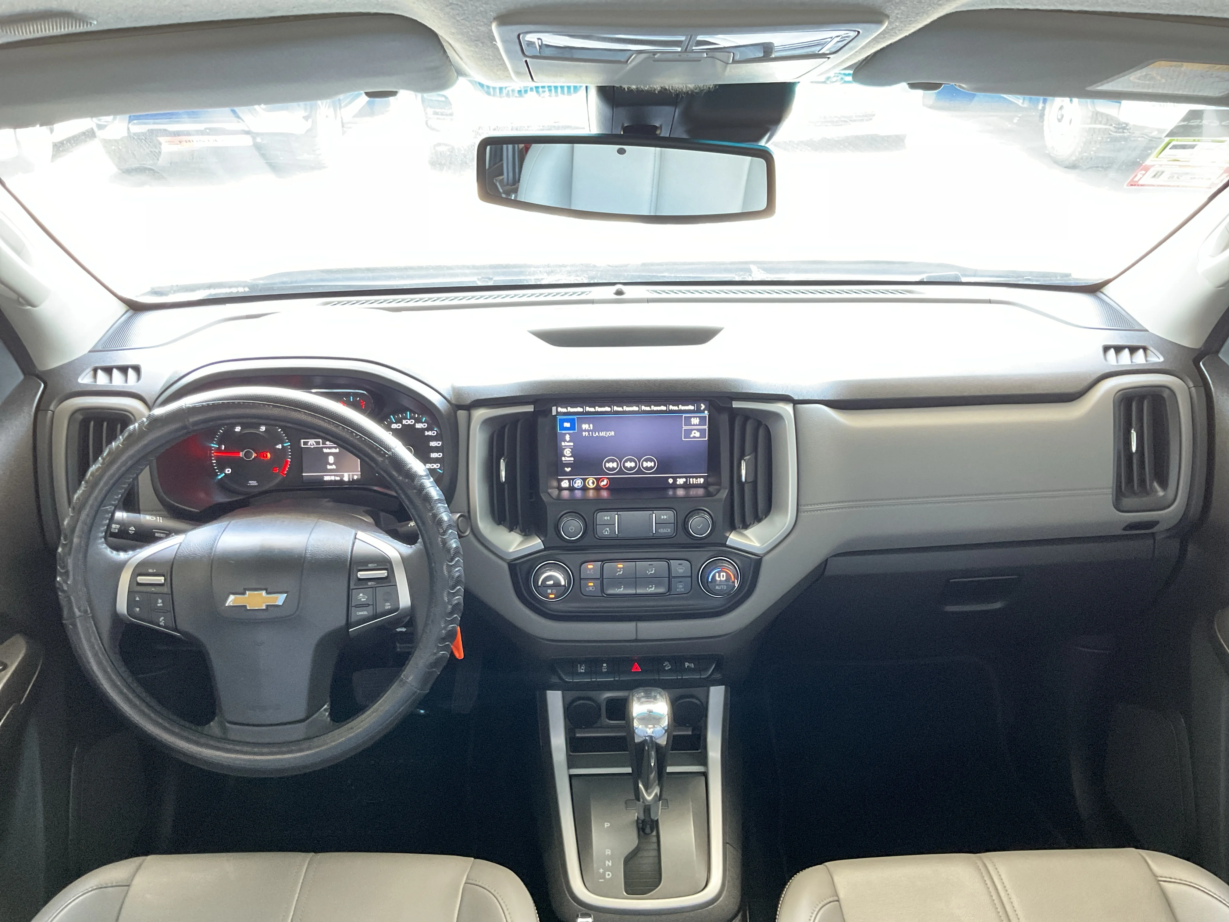 Interior 8