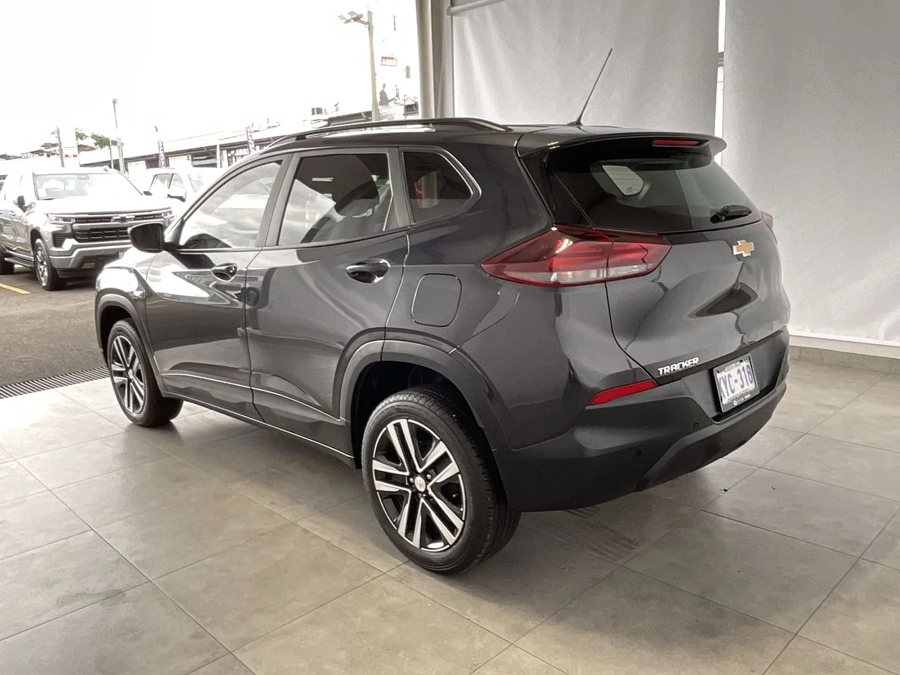 Exterior 5