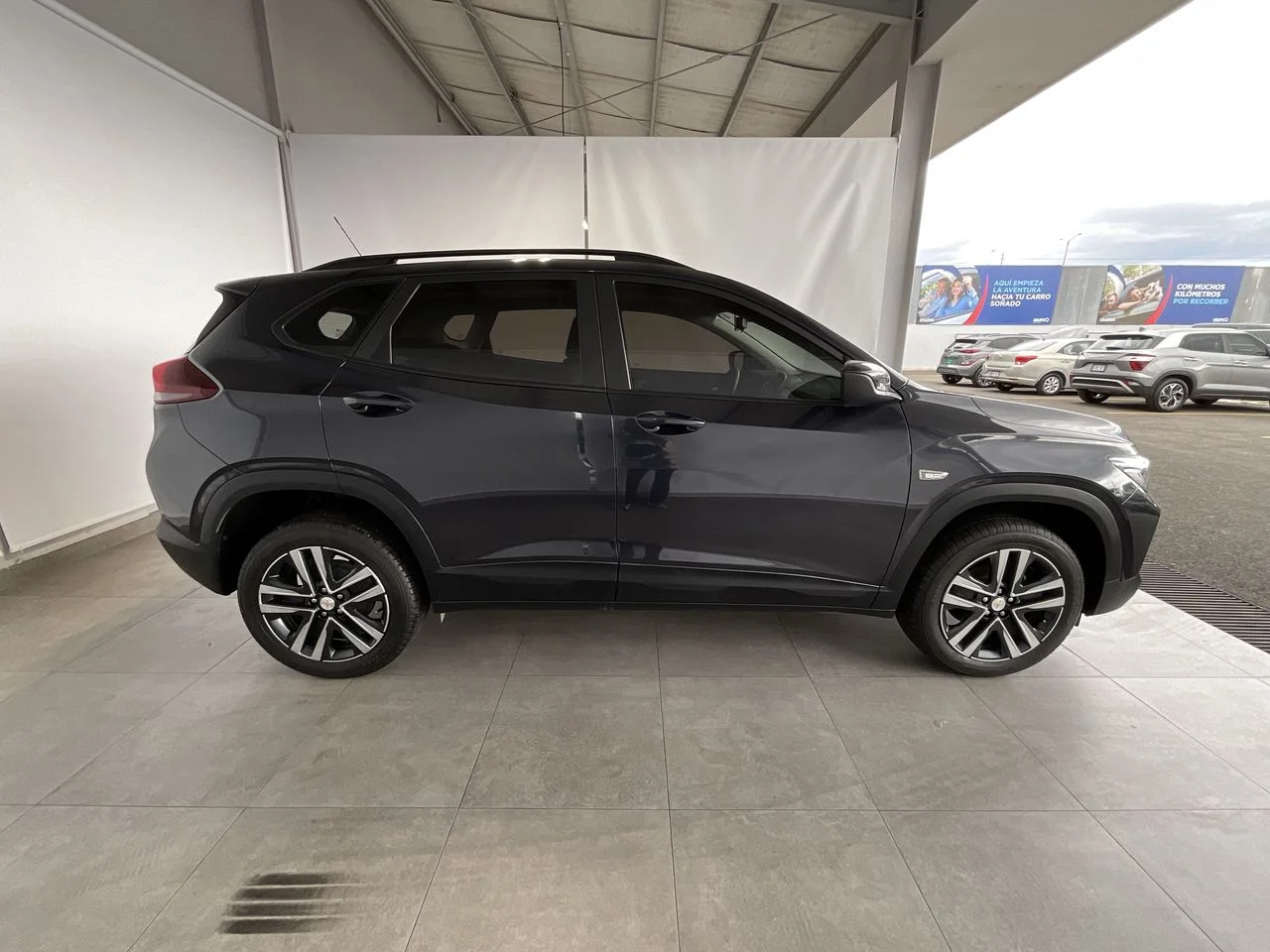 Exterior 8