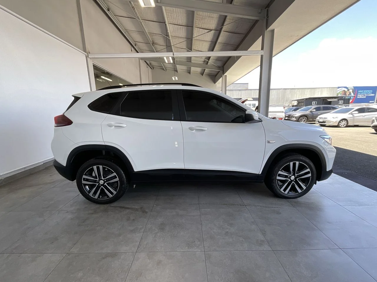 Exterior 8