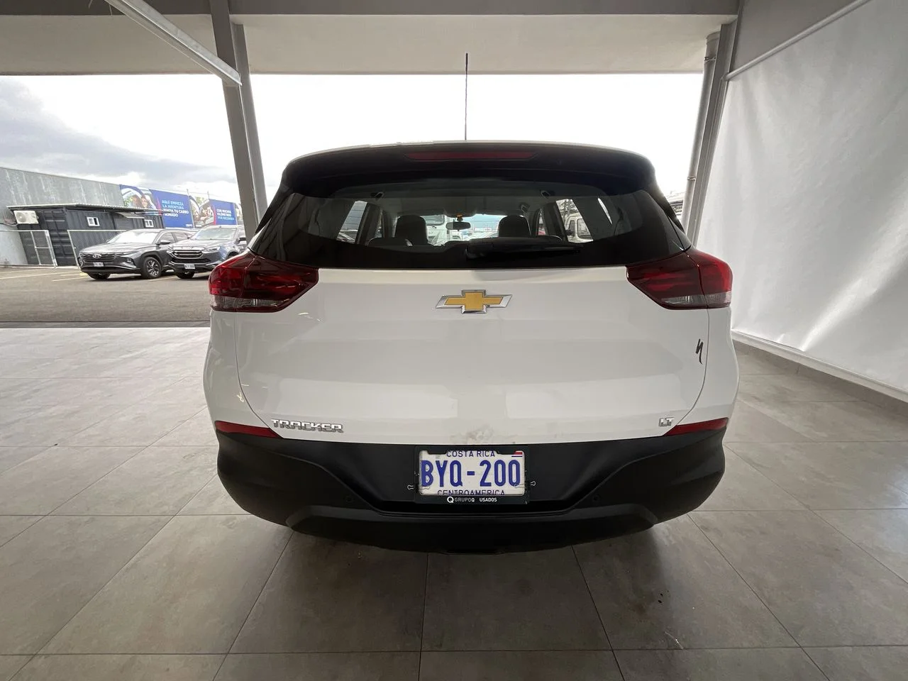 Exterior 6