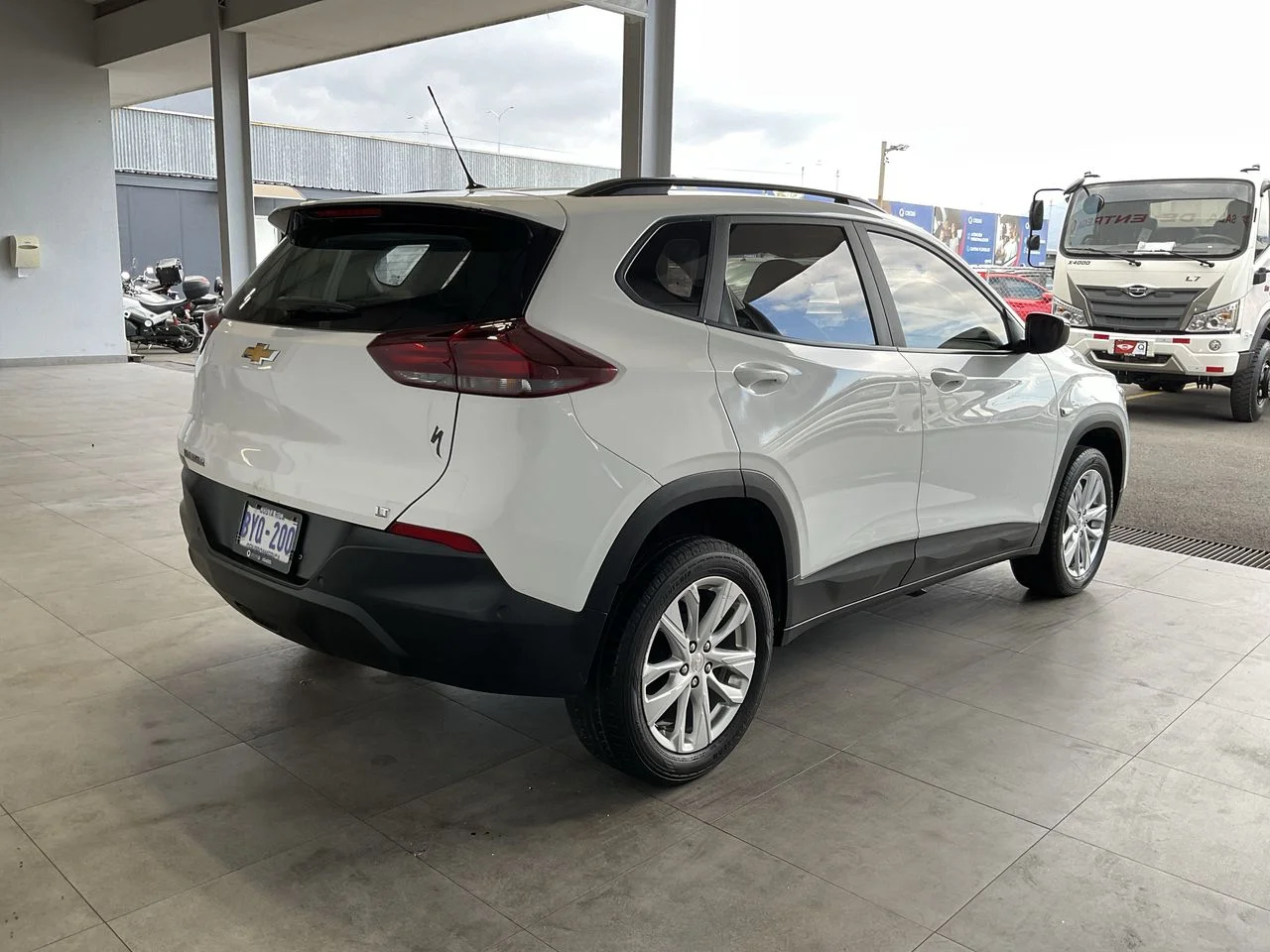 Exterior 7