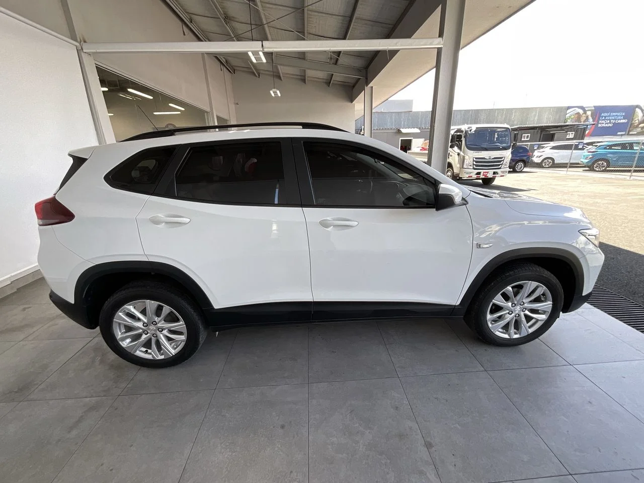 Exterior 8
