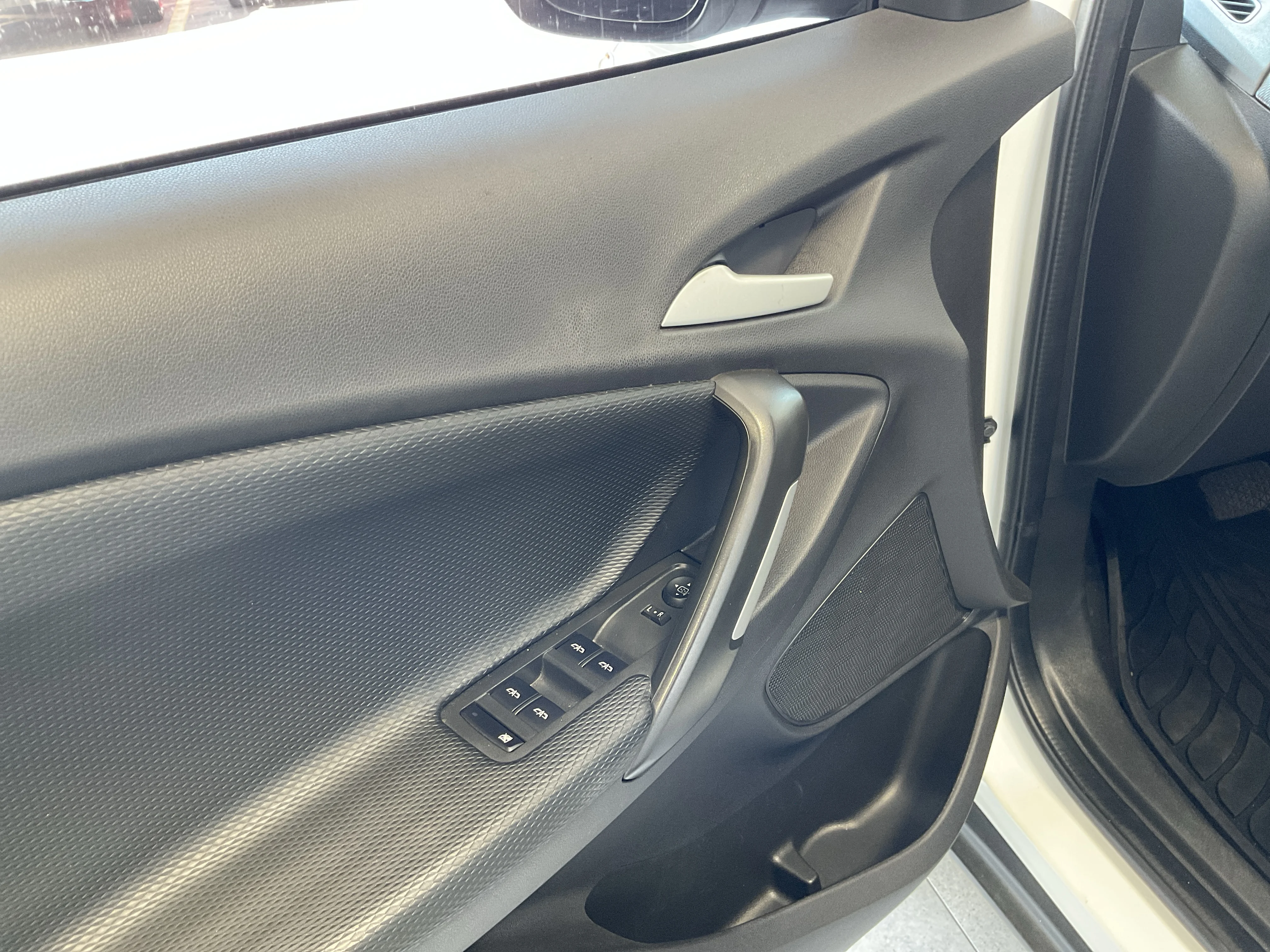 Interior 4
