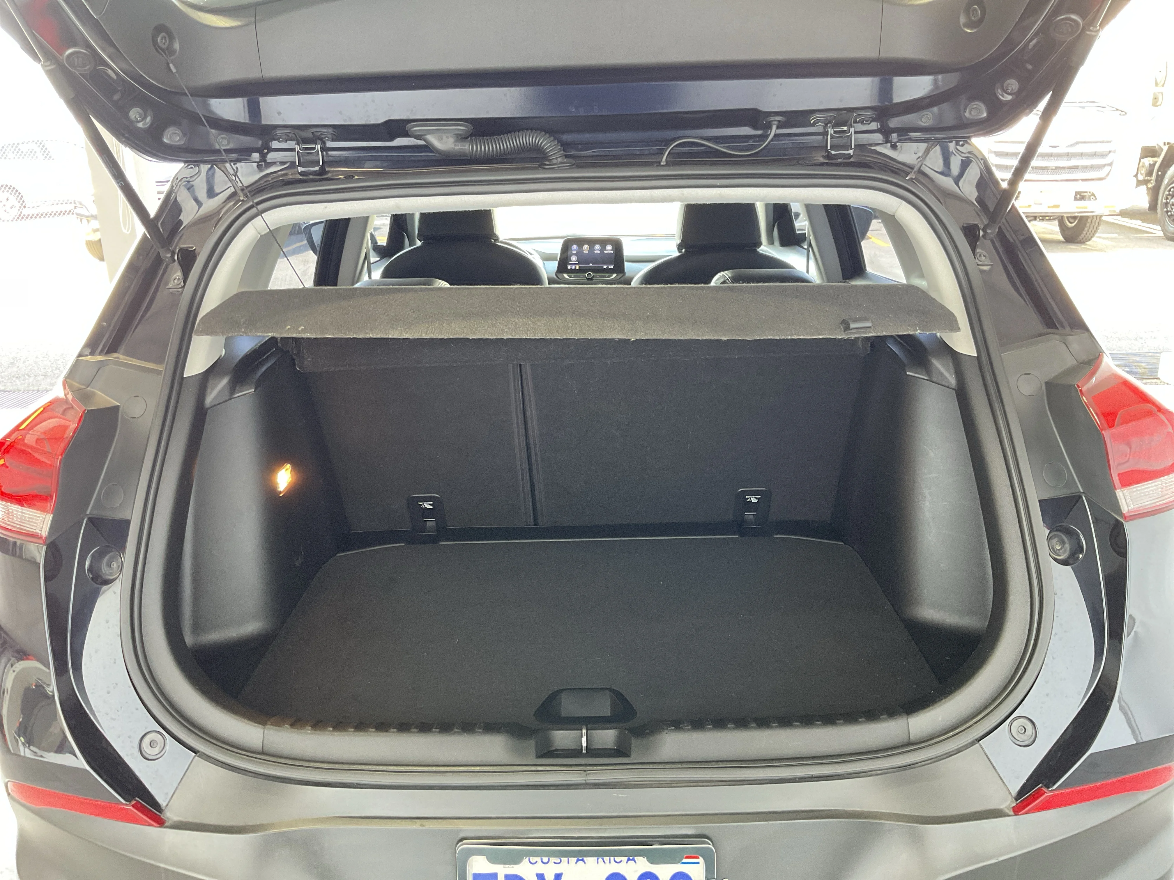 Interior 3