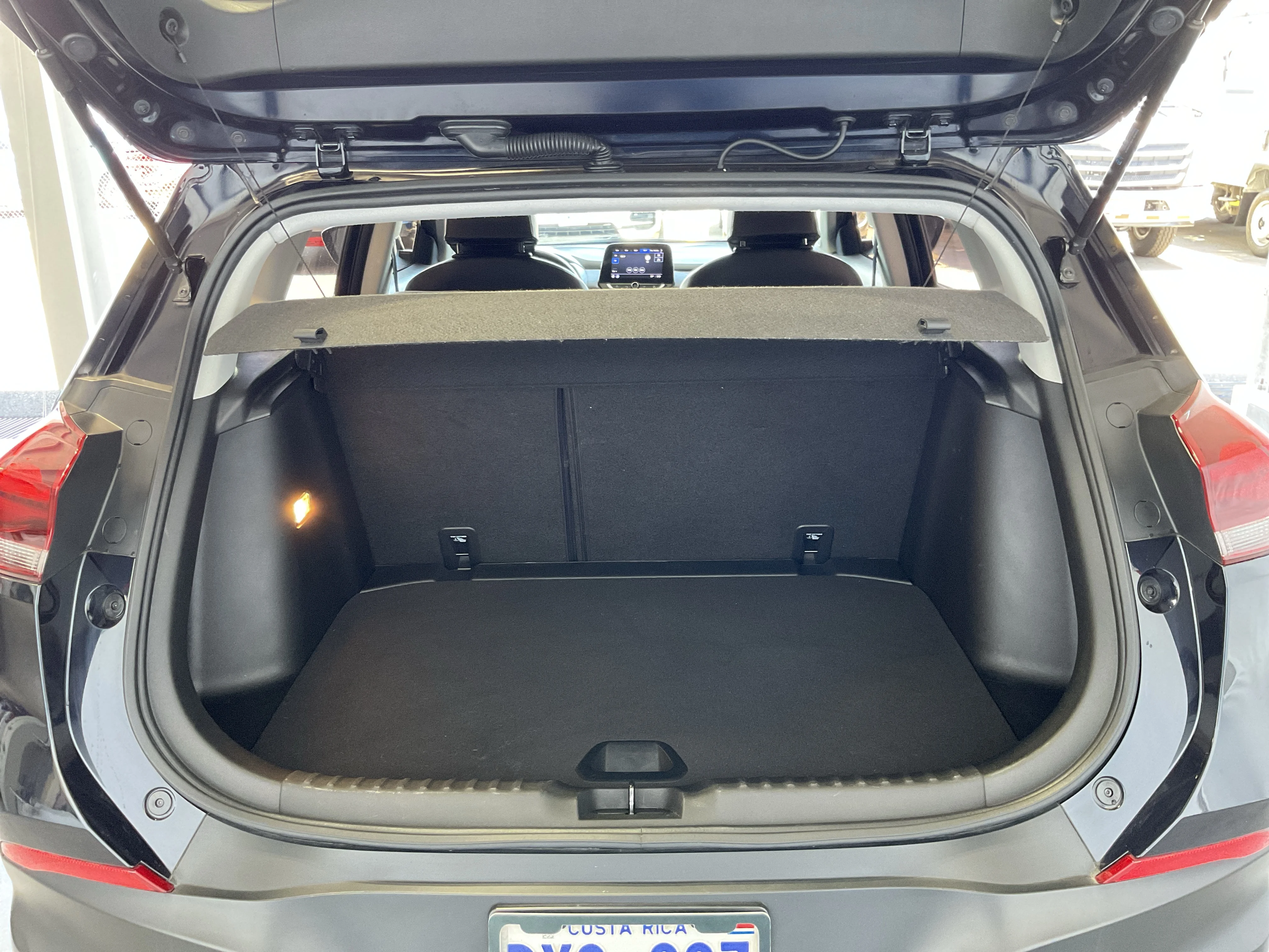 Interior 3