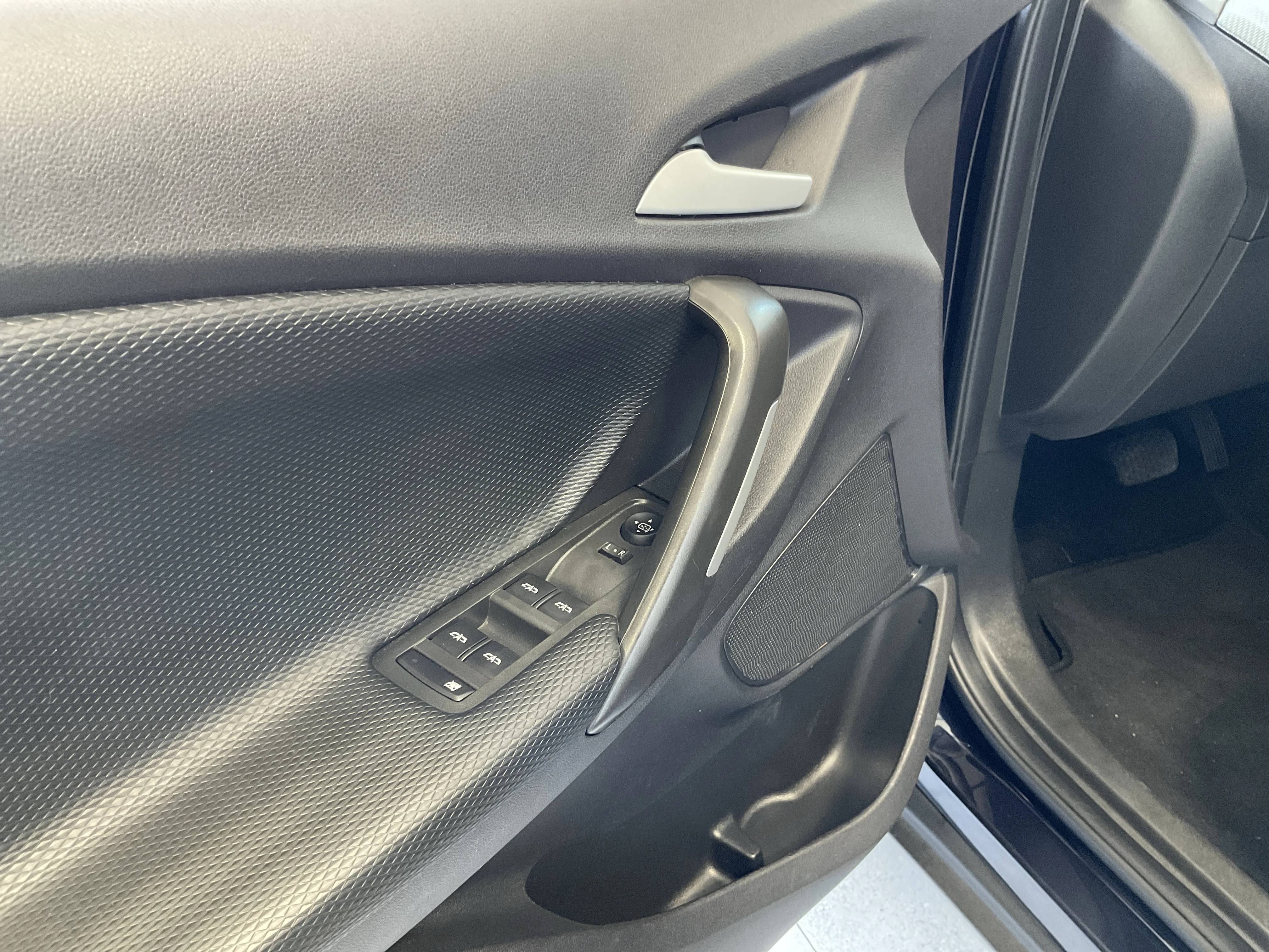 Interior 4