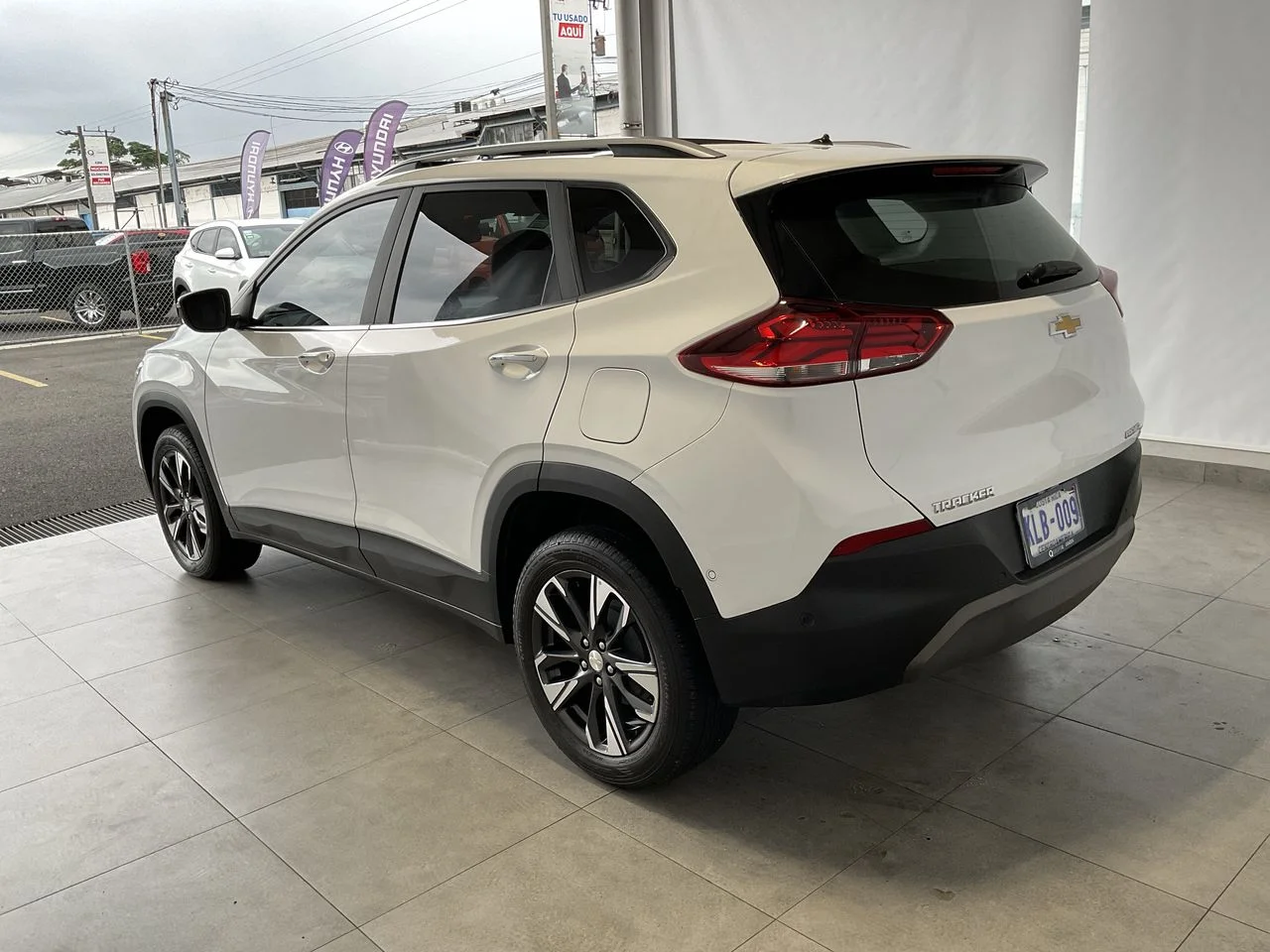 Exterior 5