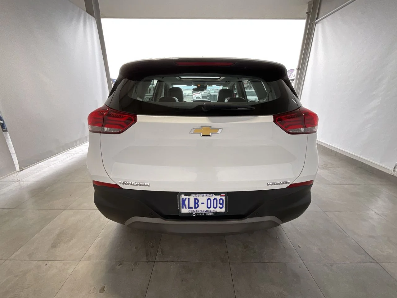 Exterior 6