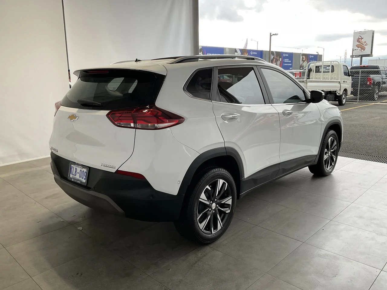 Exterior 7