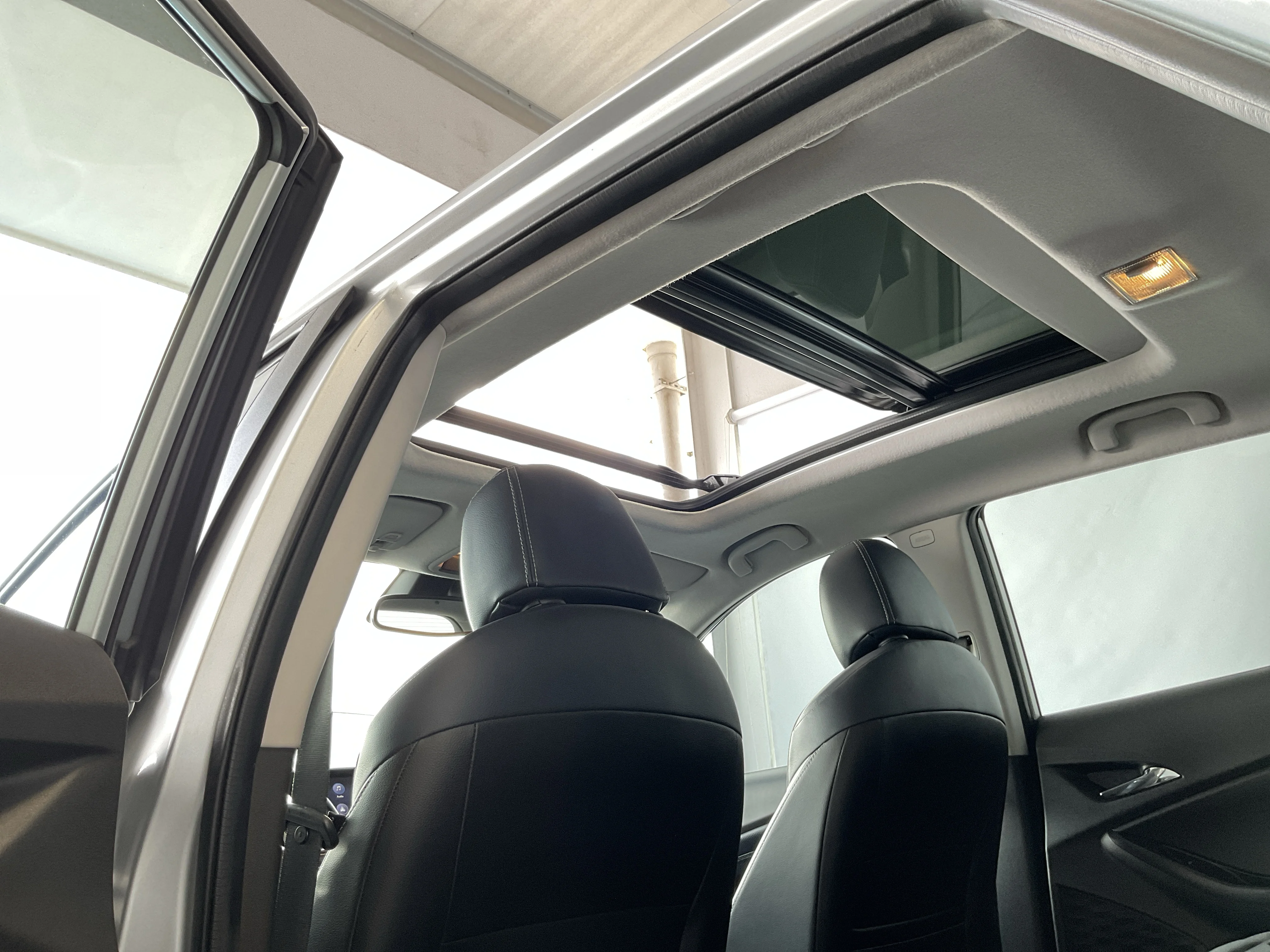 Interior 9