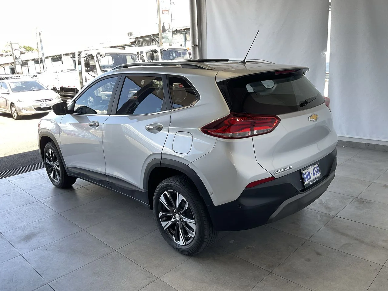 Exterior 5