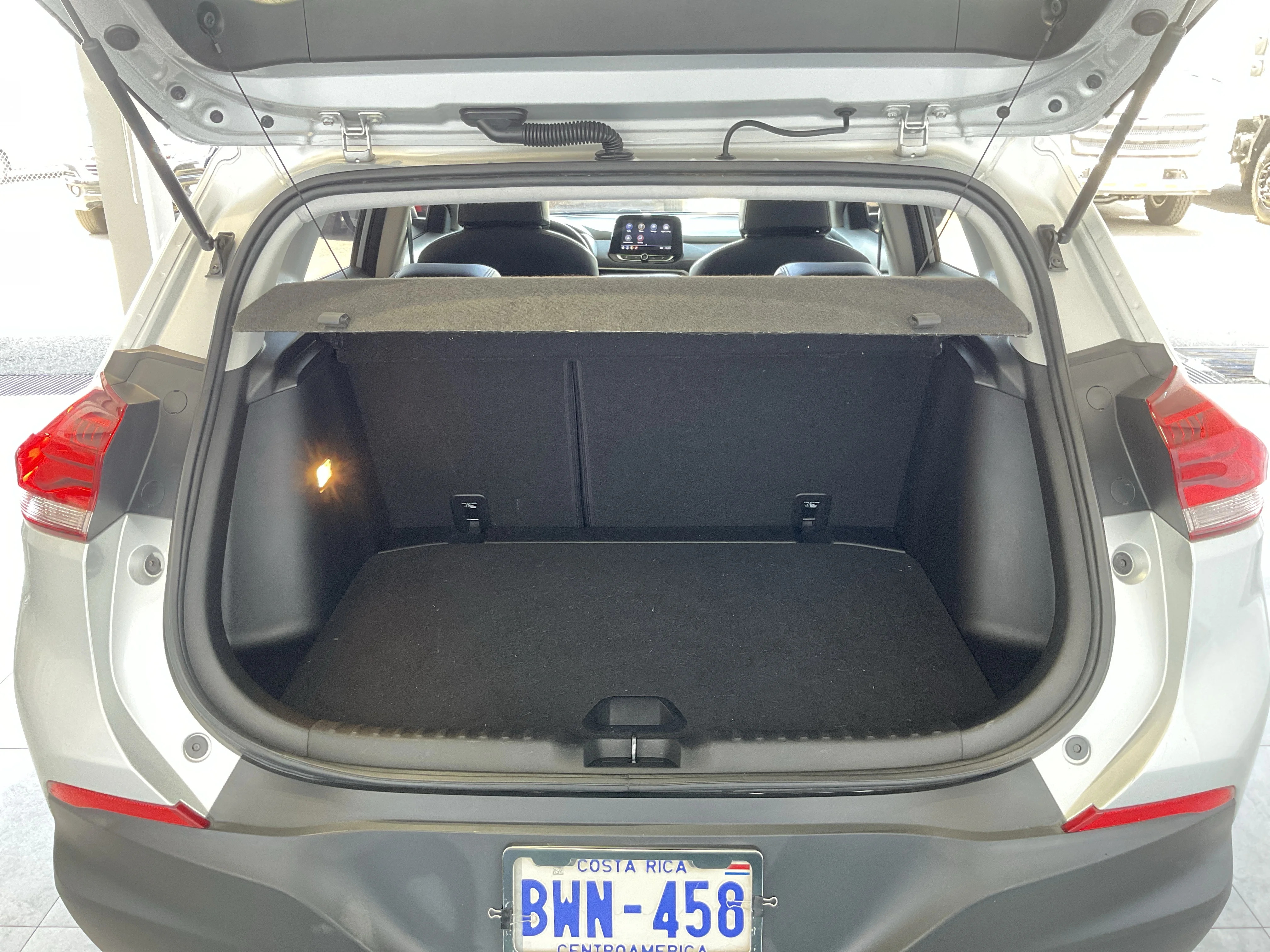 Interior 3