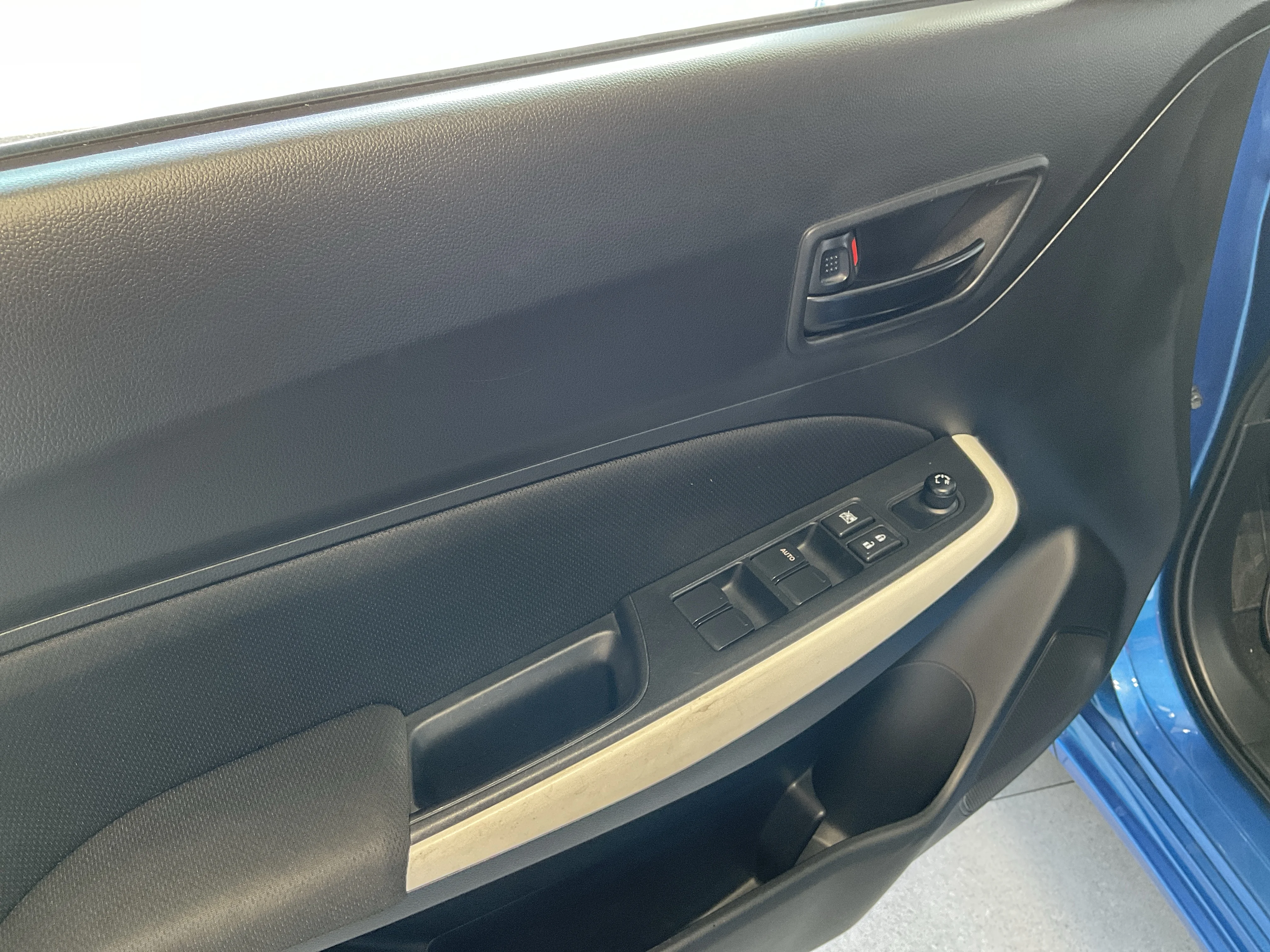 Interior 4