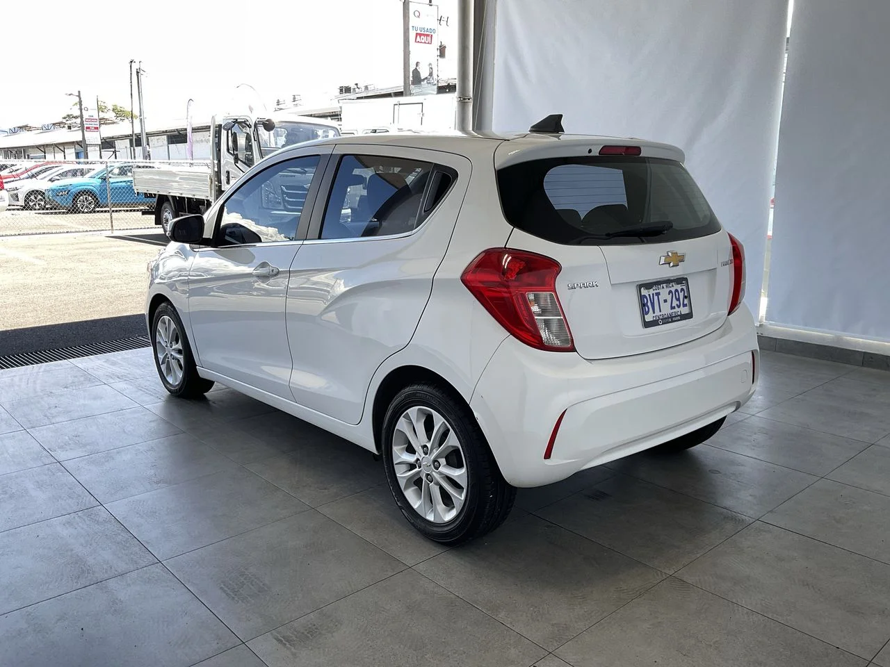 Exterior 5