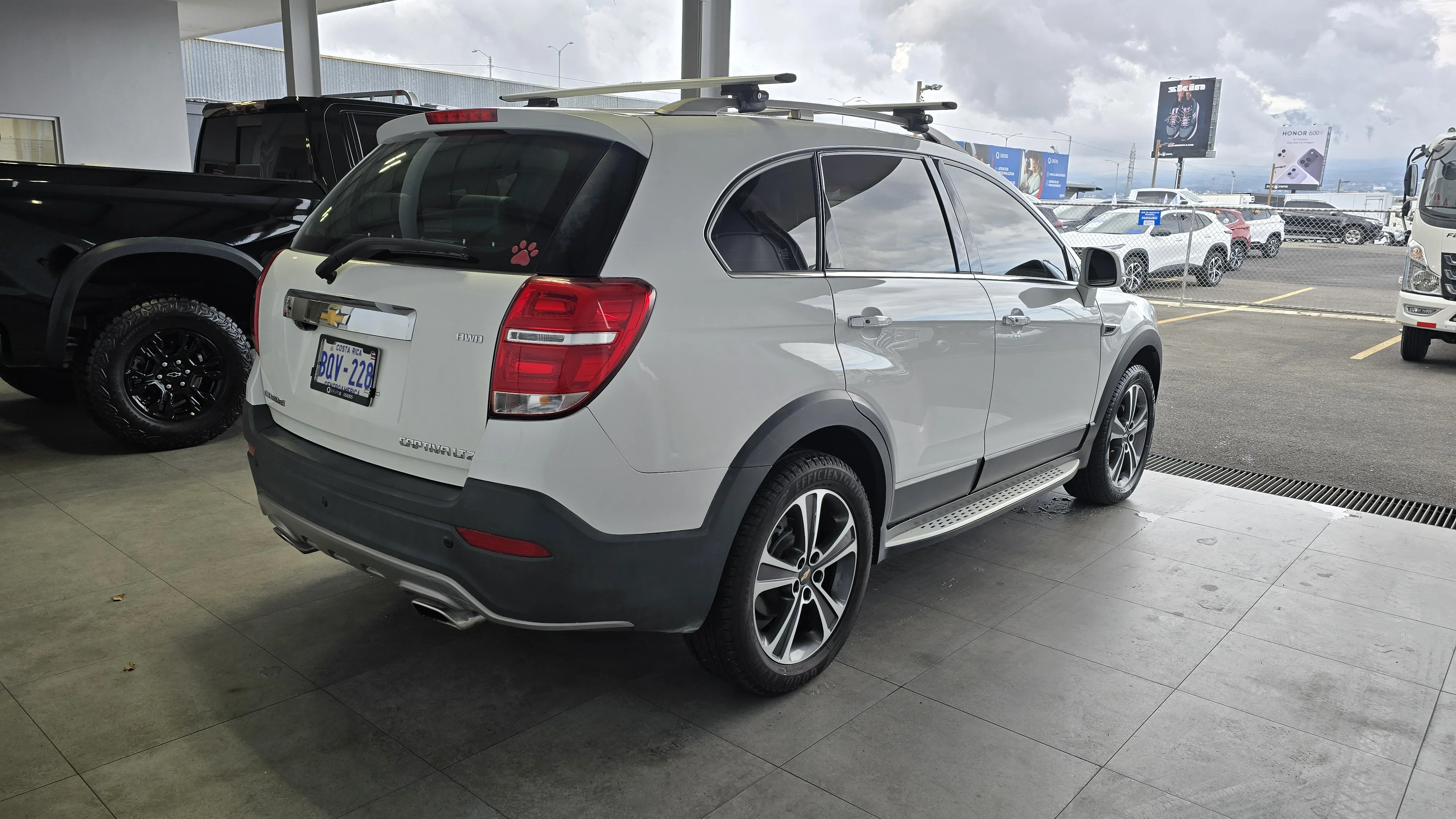 Exterior 4