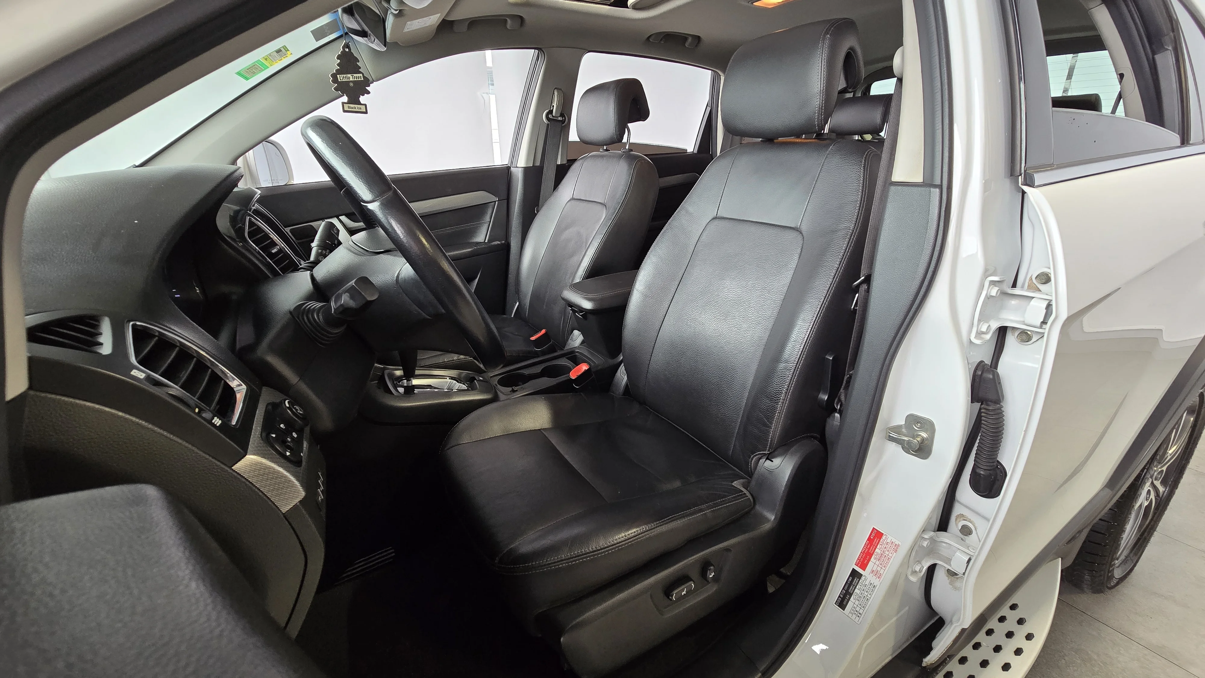 Interior 4