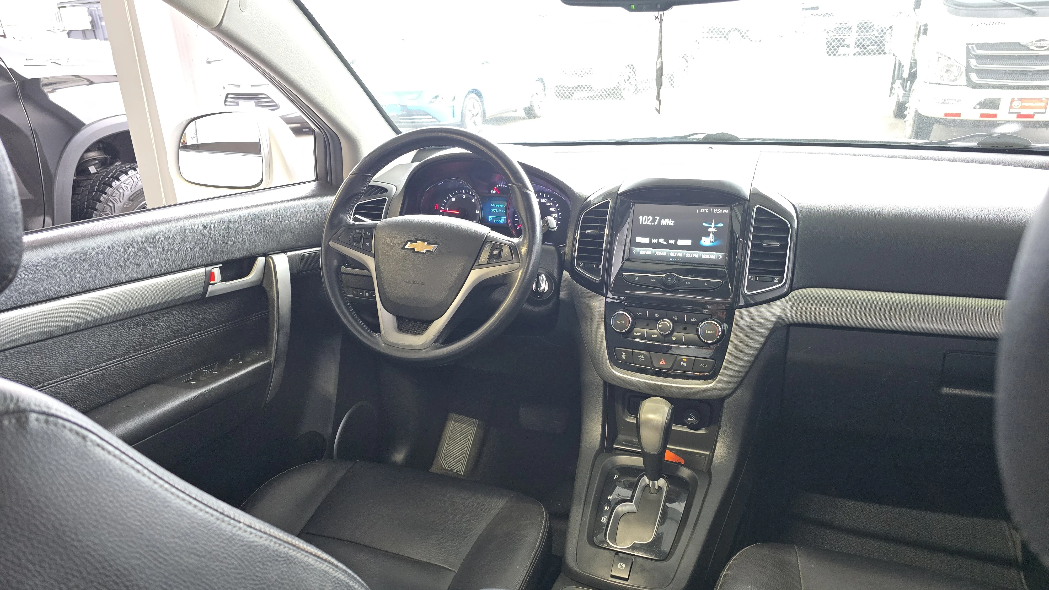 Interior 6