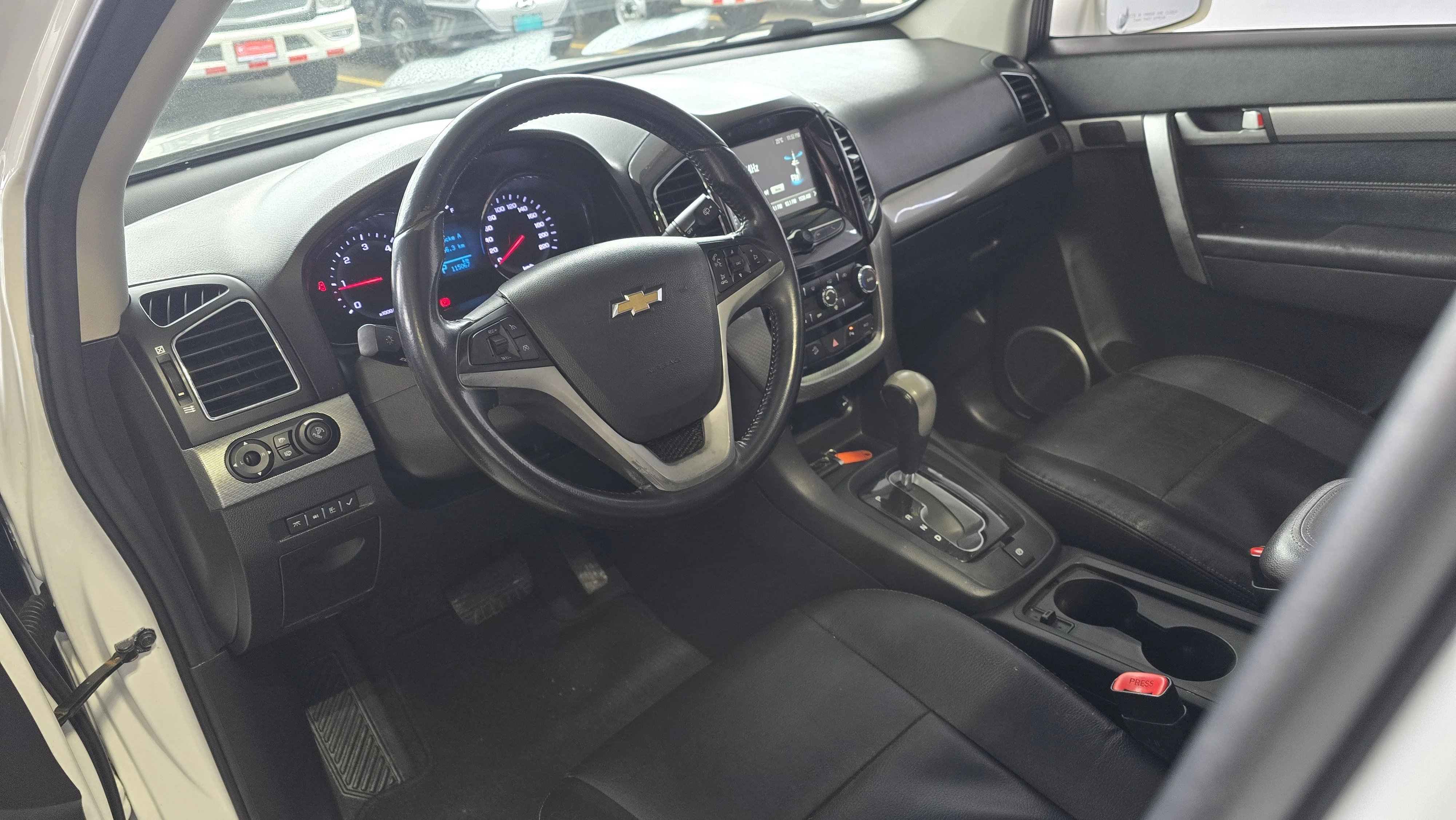 Interior 5