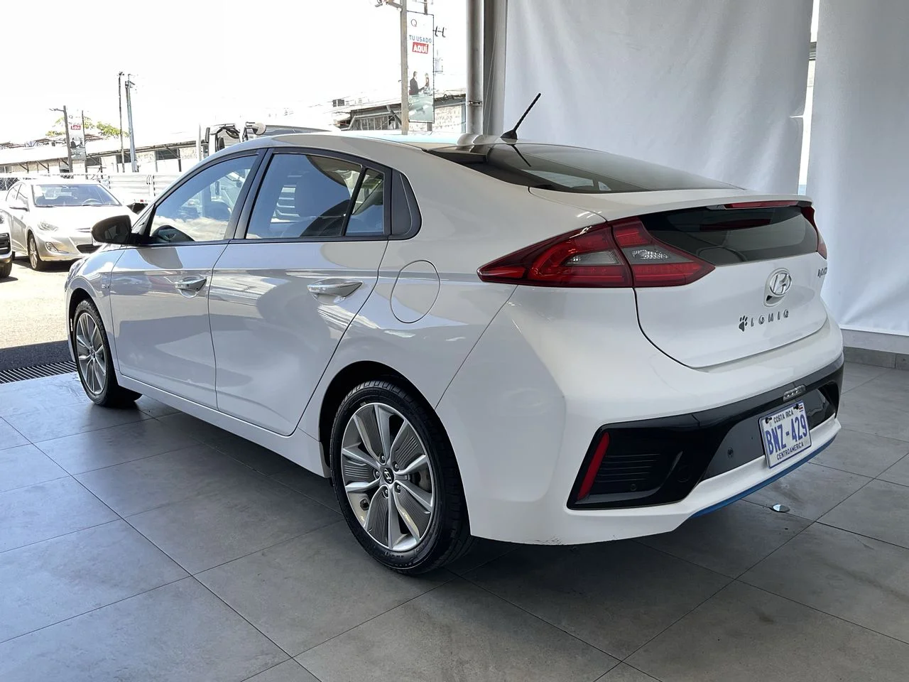 Exterior 5
