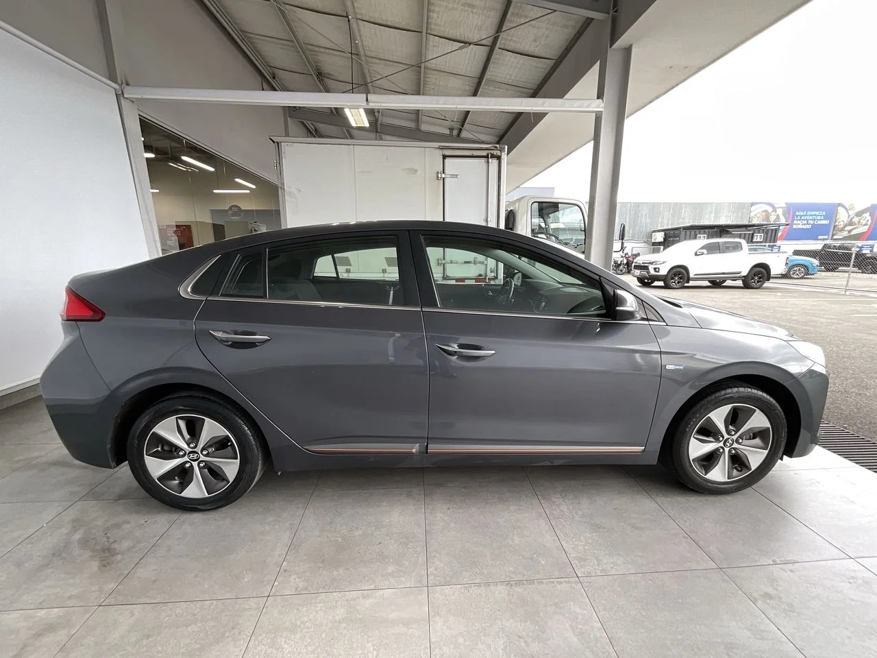 Exterior 8
