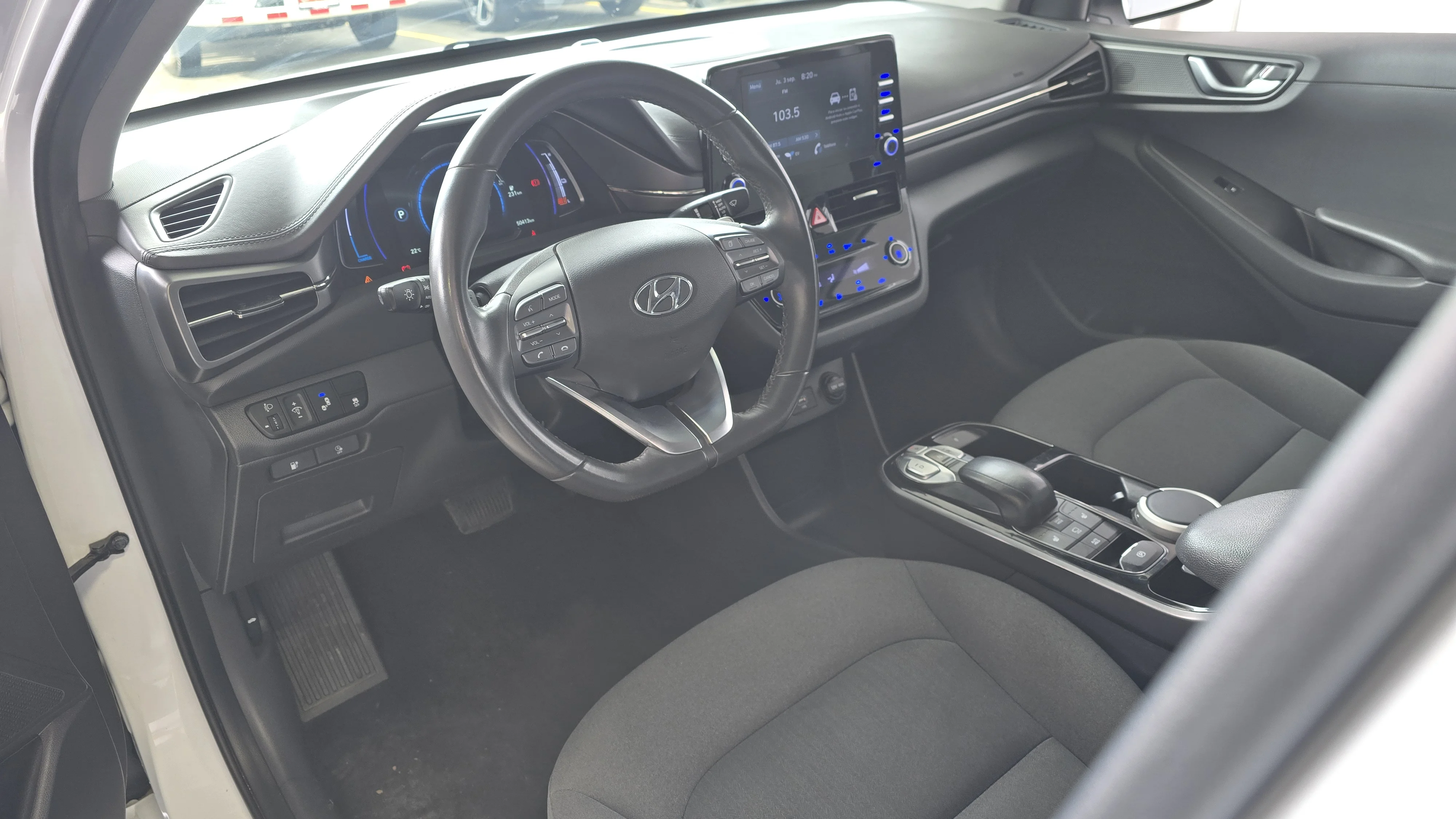 Interior 5