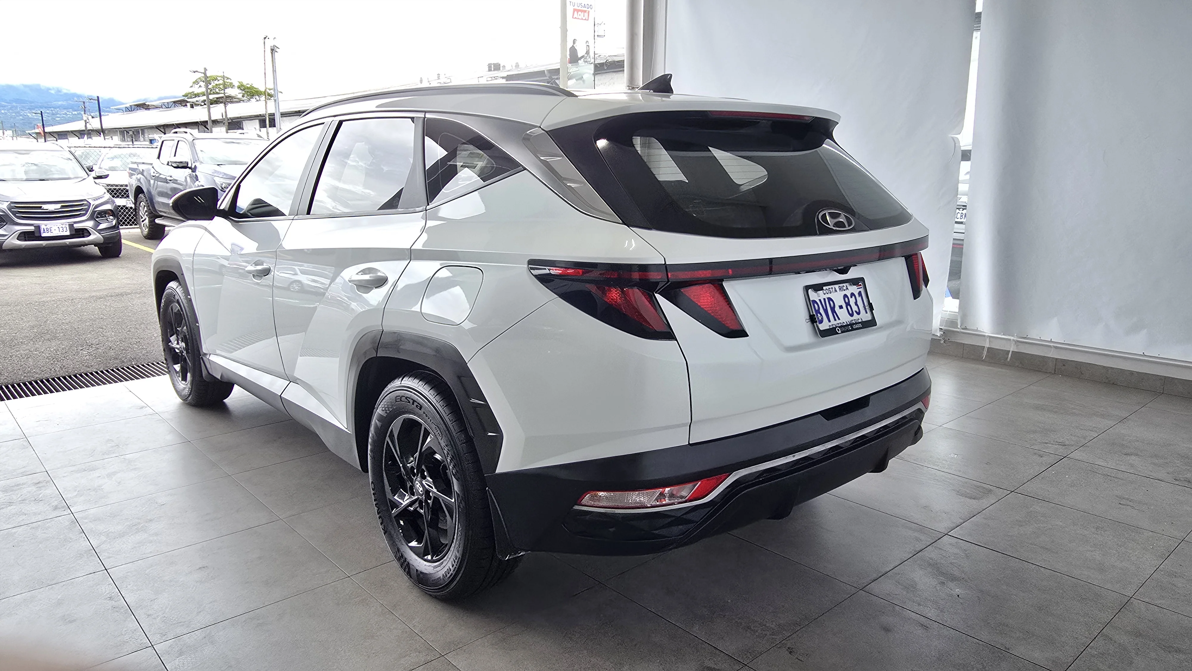 Exterior 8