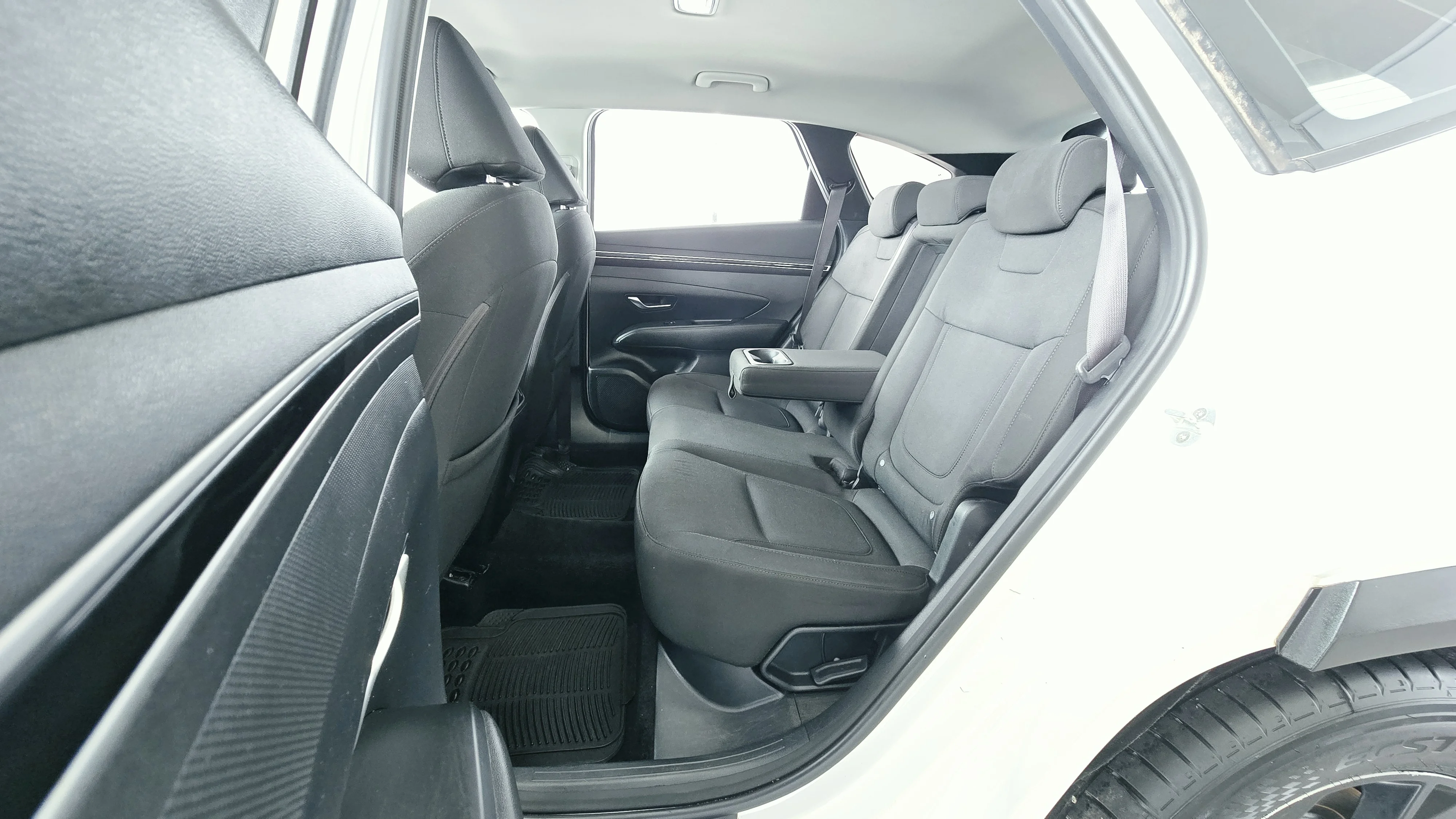 Interior 5