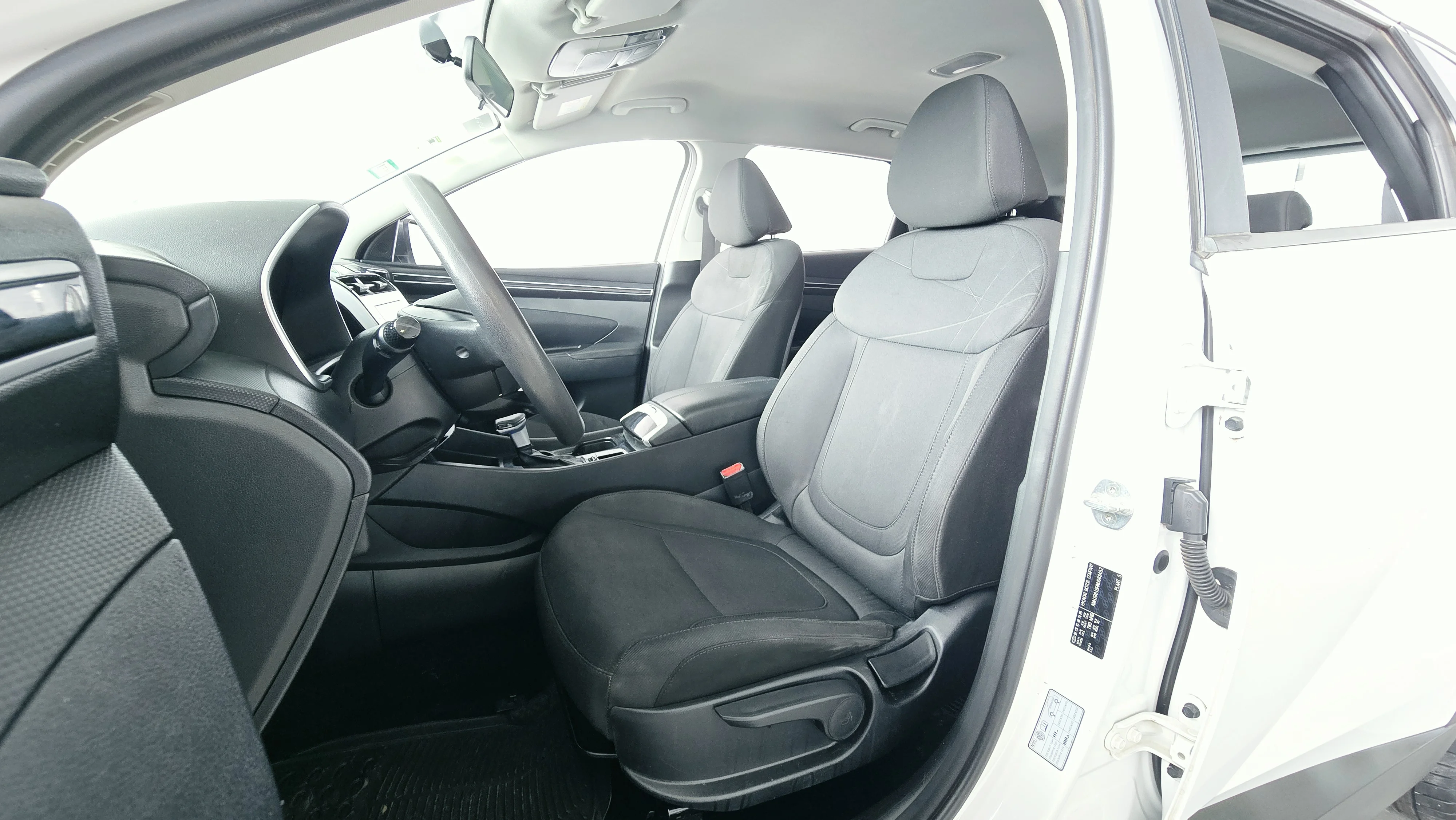 Interior 4