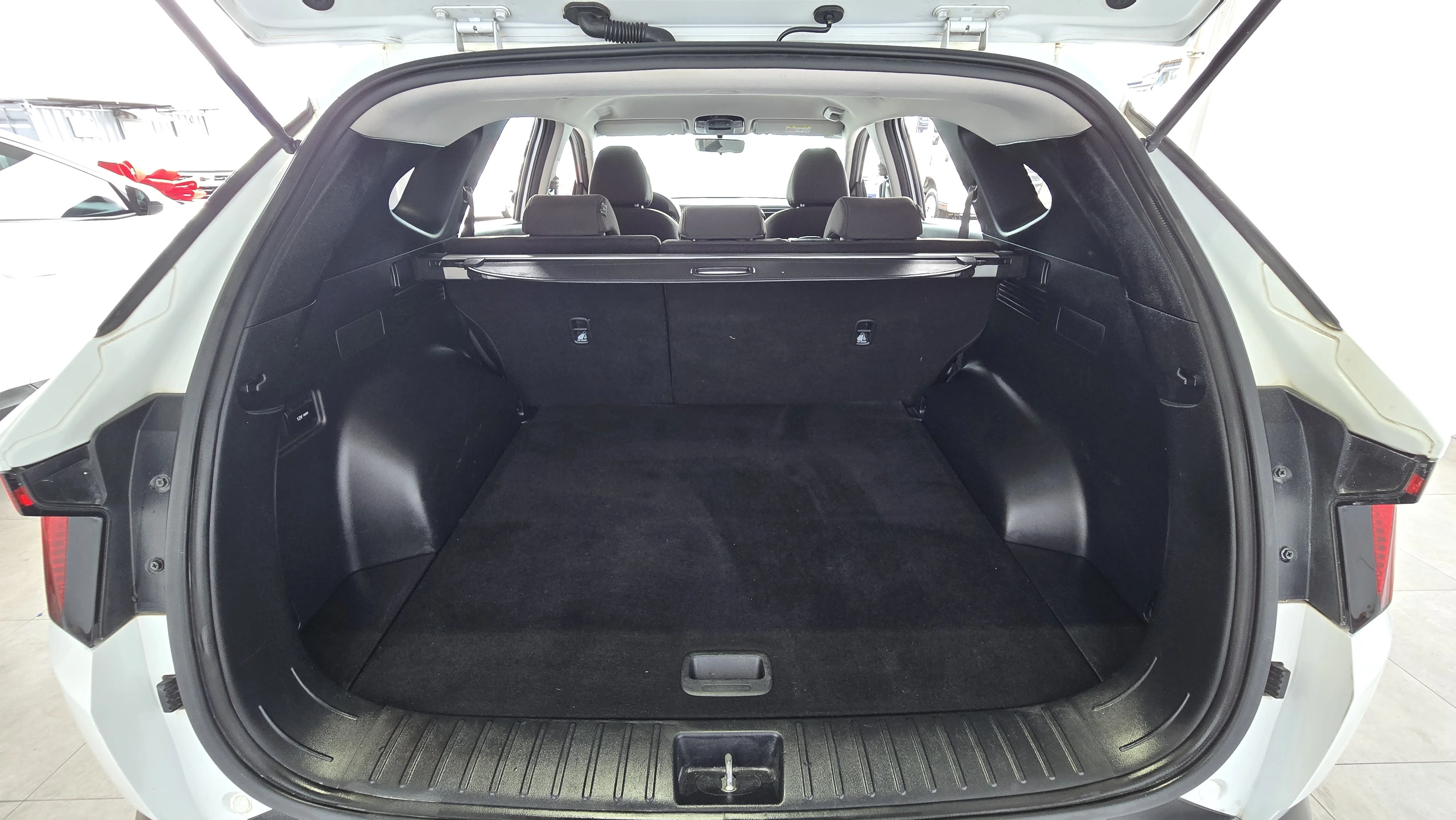 Interior 3